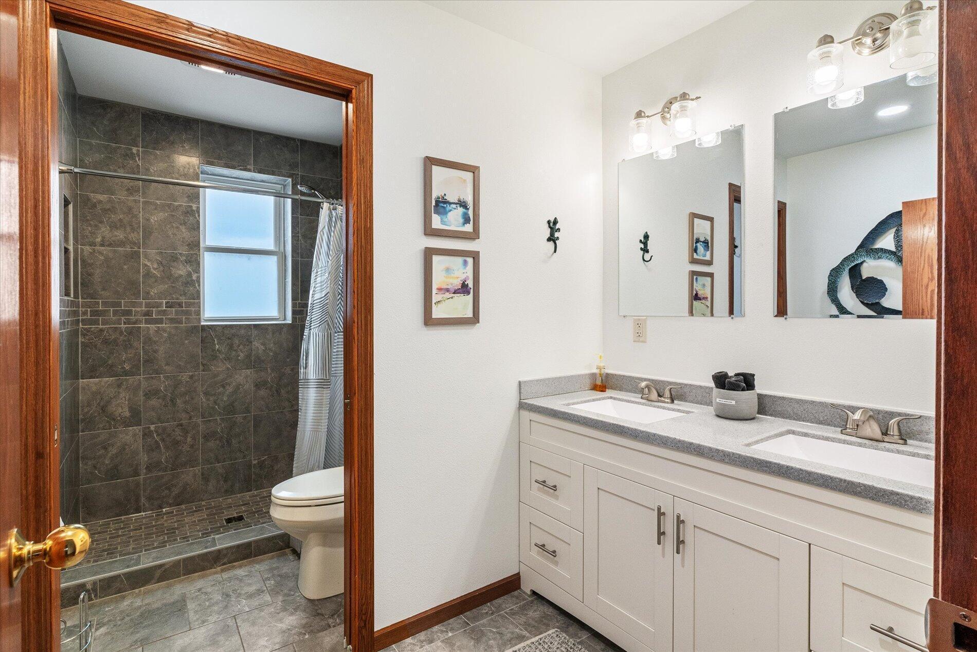 25 N Walnut Street Property Photo 12