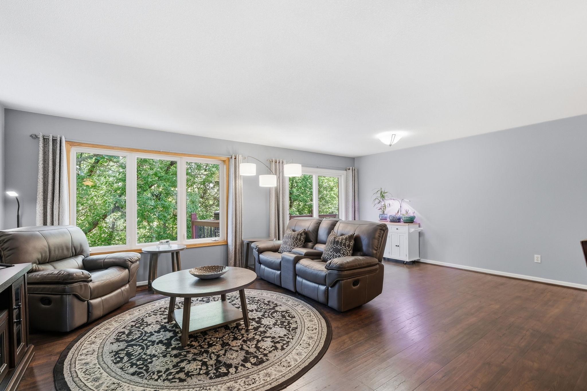 14075 Natchez Avenue Property Photo 8