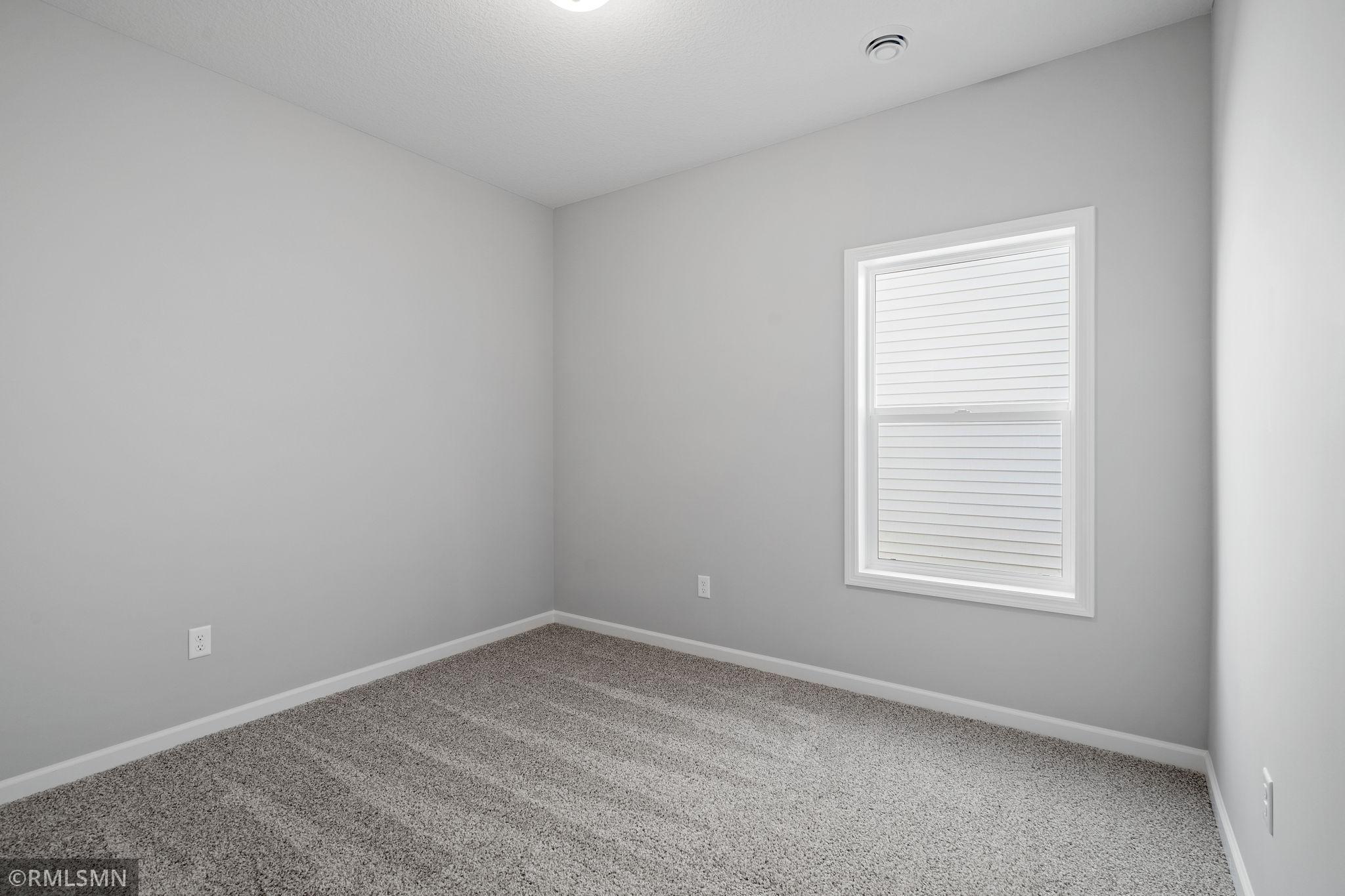 2617 Ivan Avenue Ne Property Photo 9
