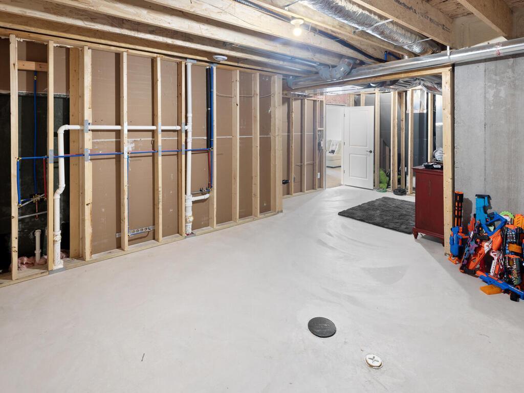 1221 Bishop Circle Property Photo 32