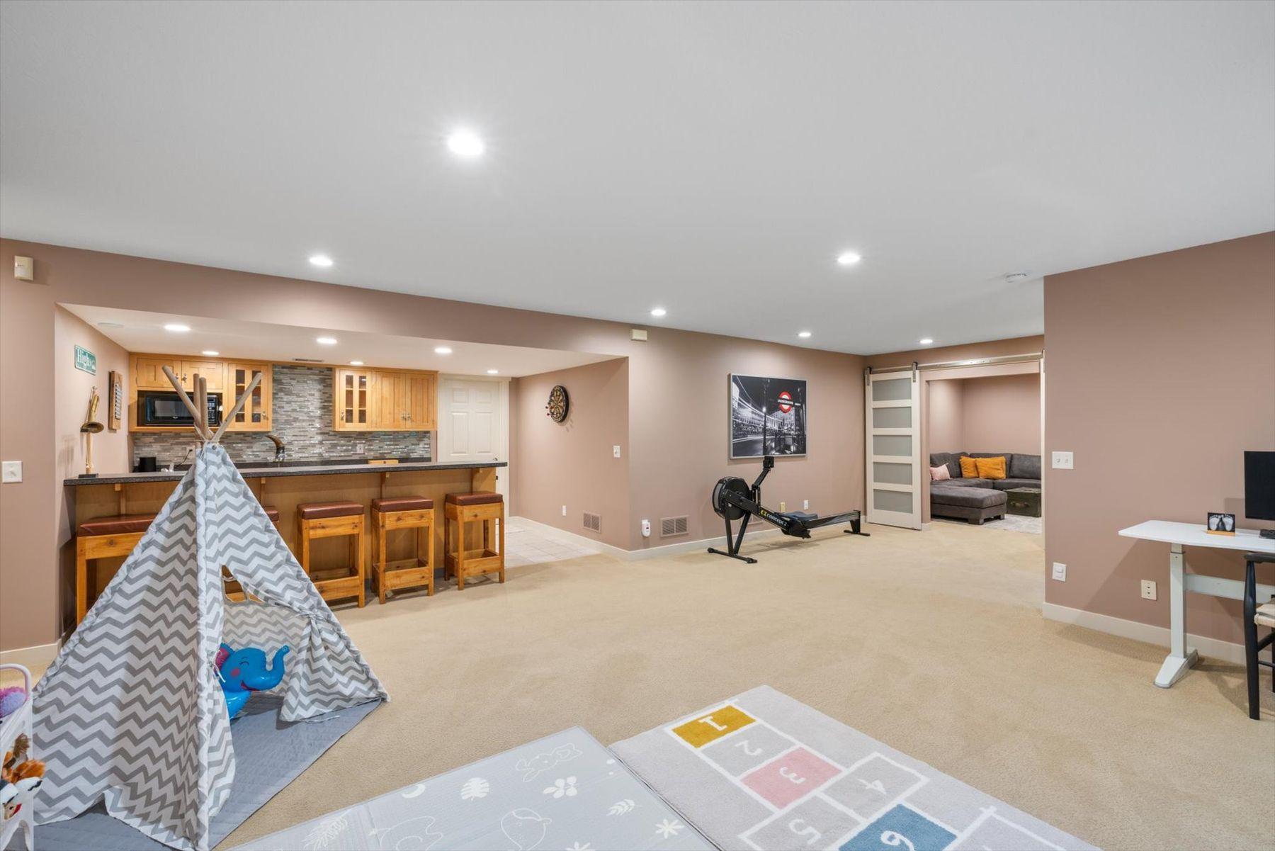 16010 45th Avenue N Property Photo 32