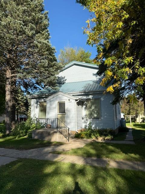102 N Grove Street Property Photo 1