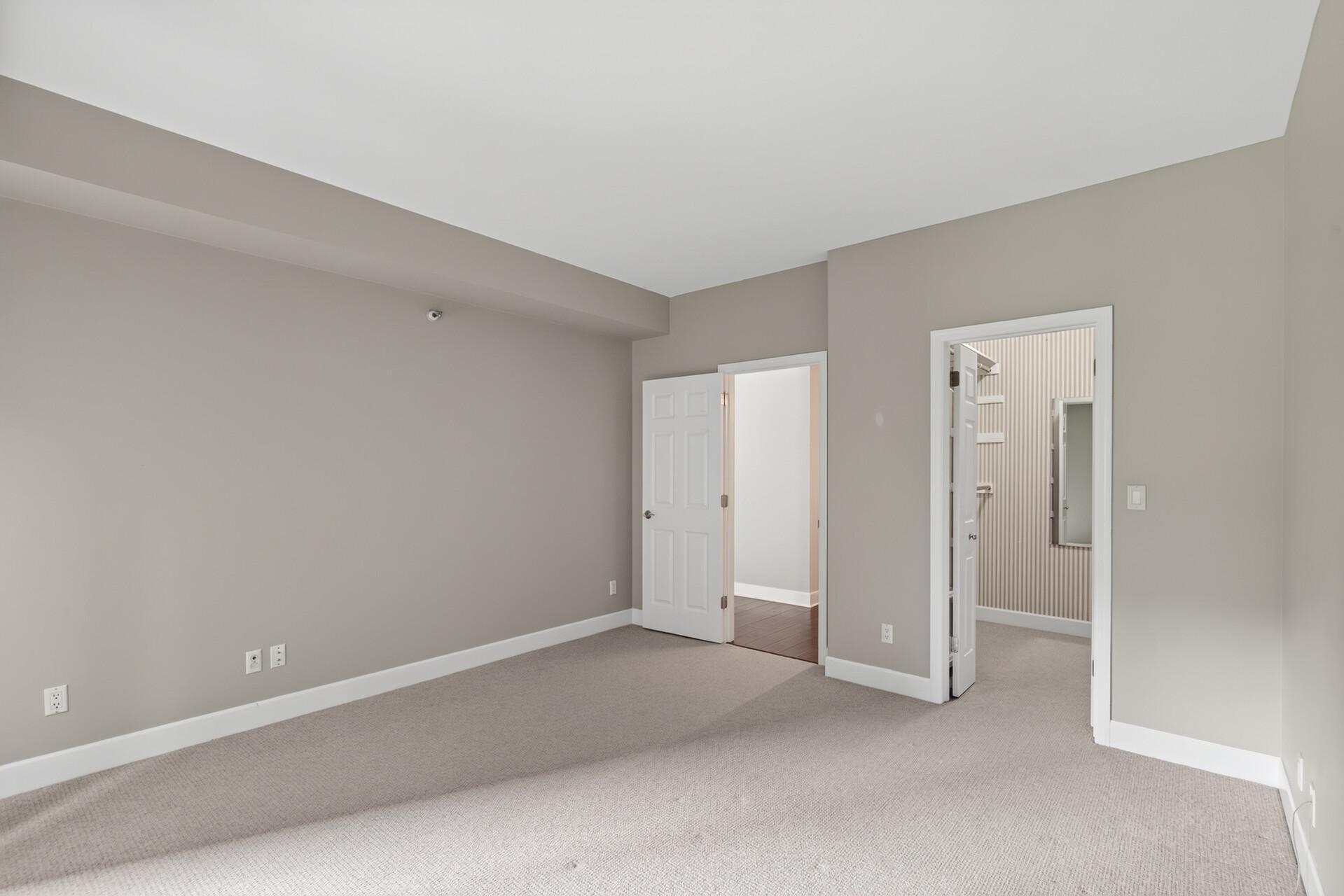 1235 Yale Place 101 Property Photo 25