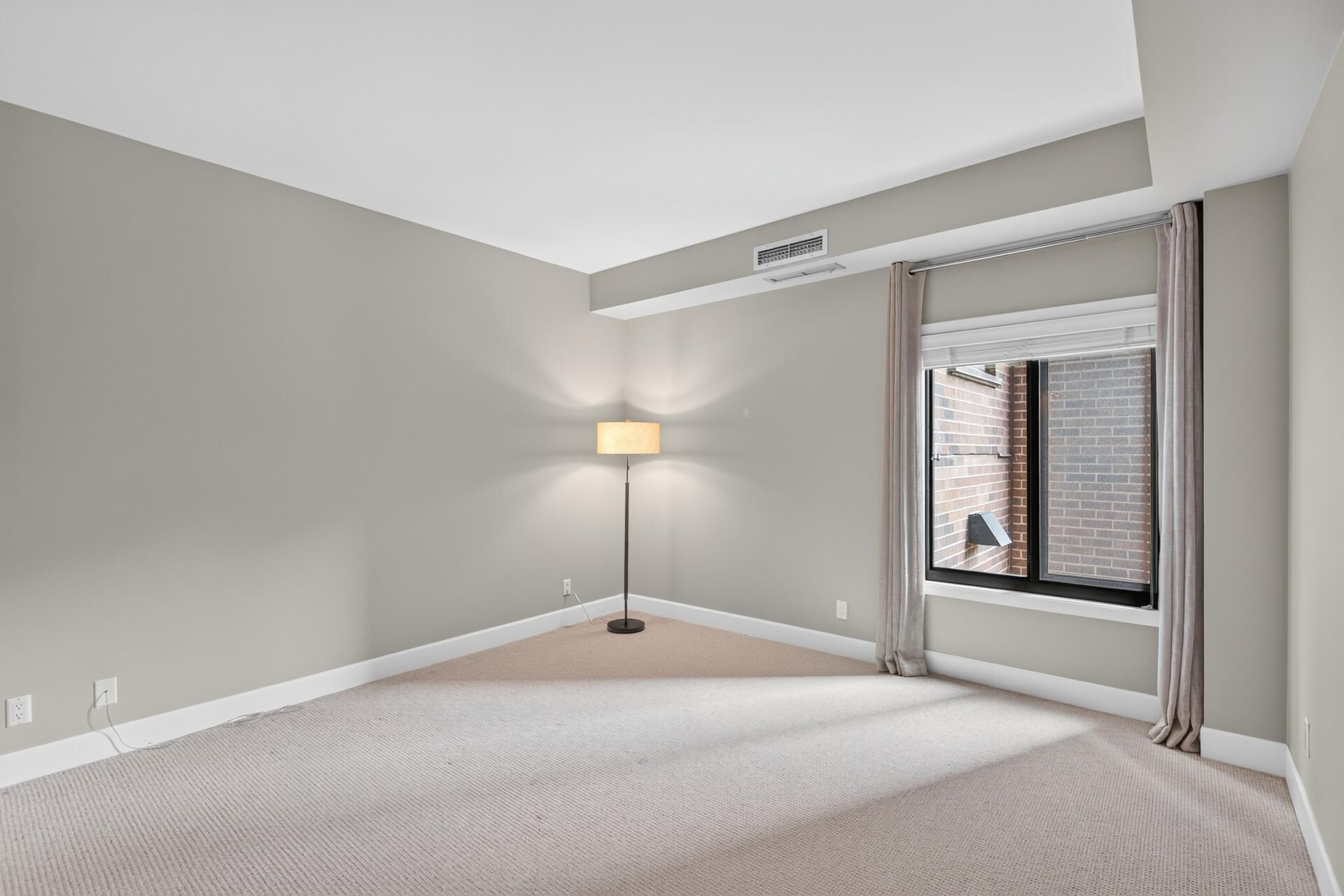 1235 Yale Place 101 Property Photo 27