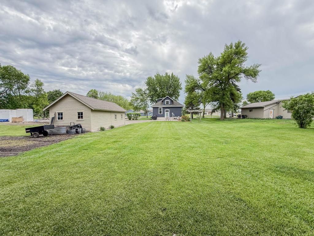 1316 W Fairview Avenue Property Photo 45