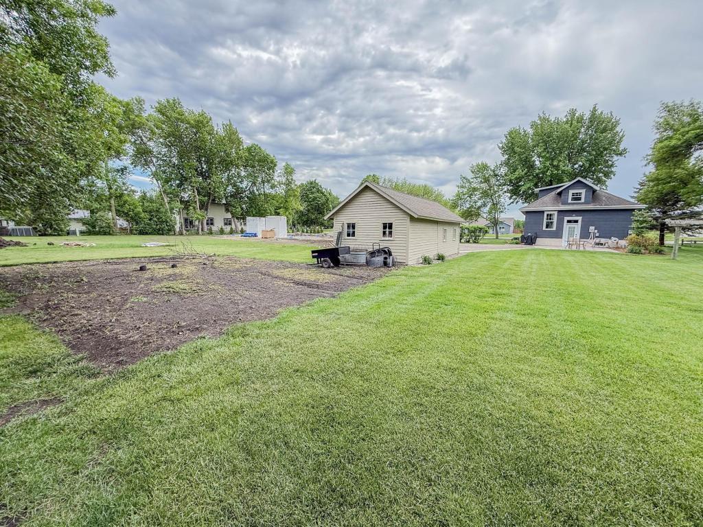 1316 W Fairview Avenue Property Photo 46