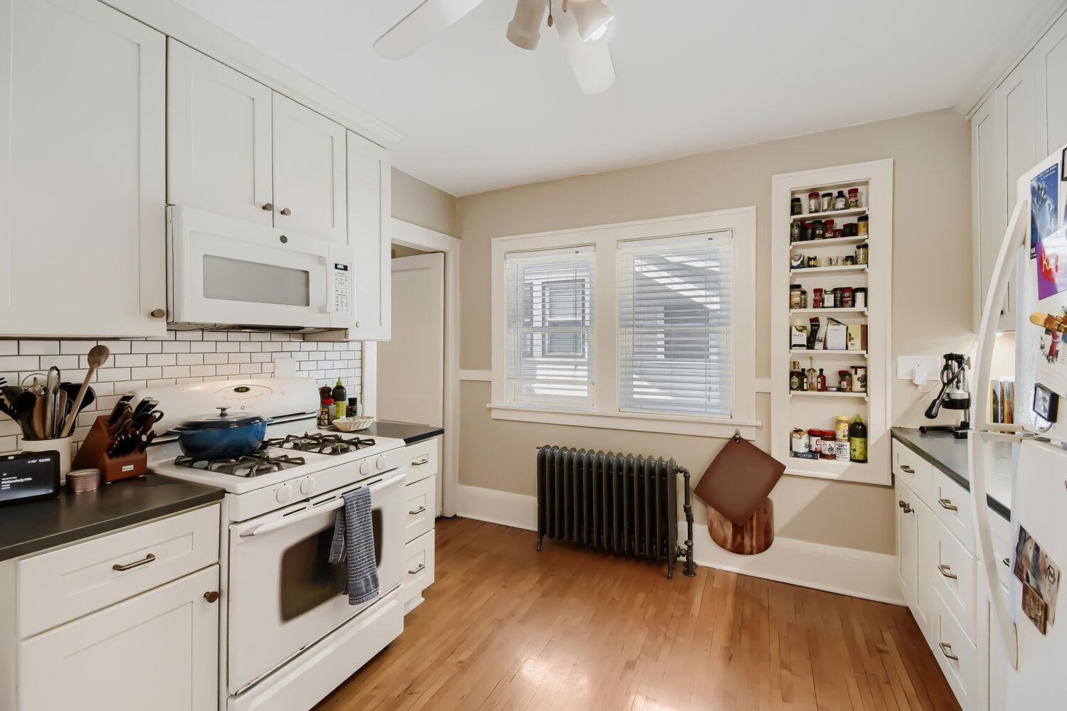 997 Saint Clair Avenue Property Photo 10
