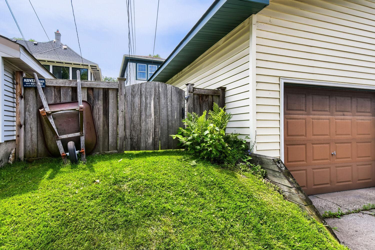 997 Saint Clair Avenue Property Photo 31