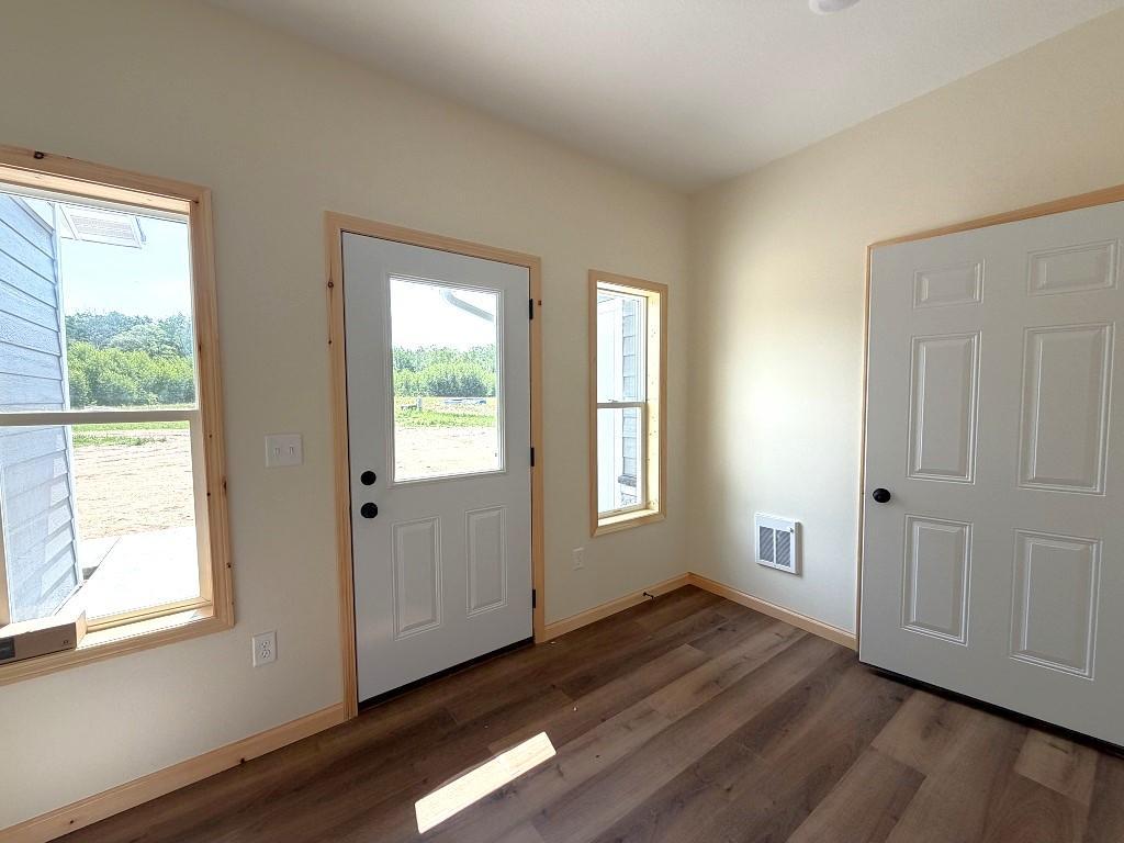22859 285th Avenue Property Photo 4
