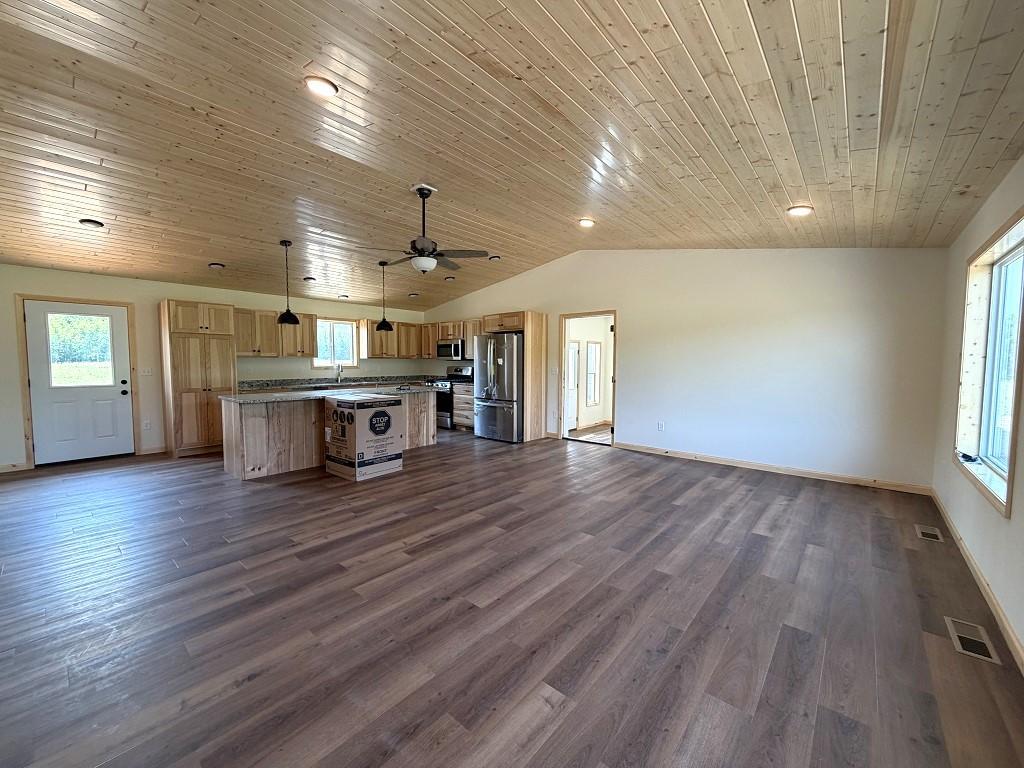 22859 285th Avenue Property Photo 7
