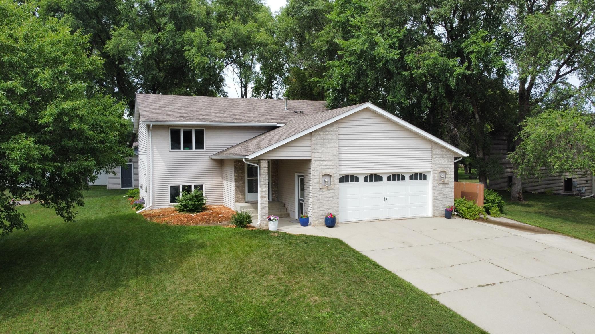 210 Ridgecrest Drive Property Photo 1