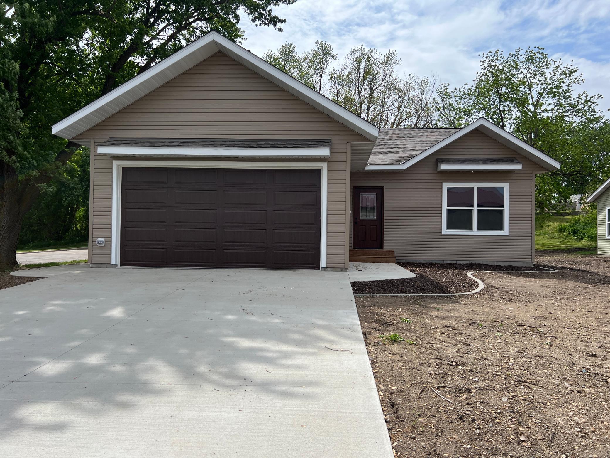 828 Spark Avenue Property Photo 4