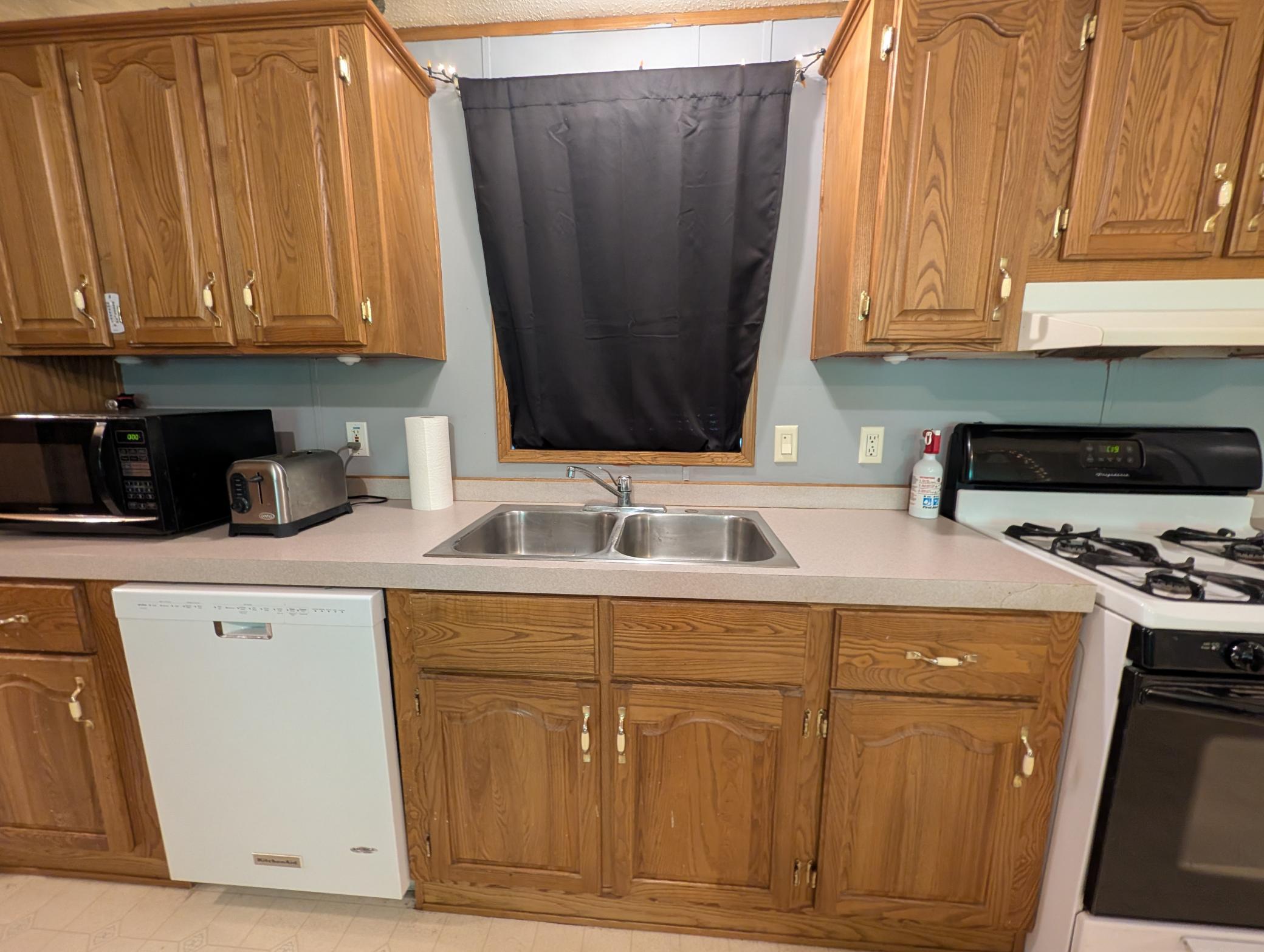 3945 Maple Street Property Photo 4