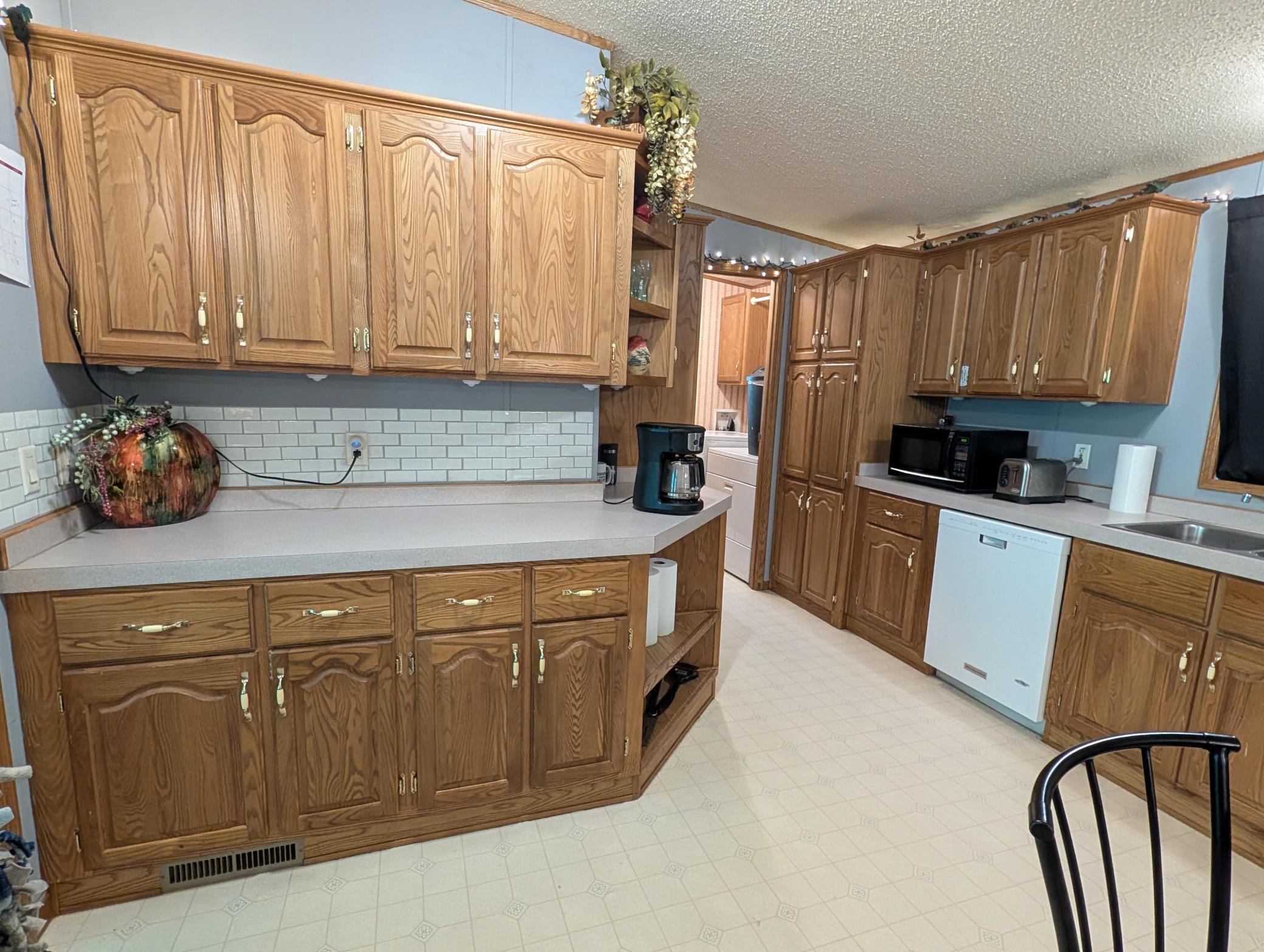 3945 Maple Street Property Photo 5