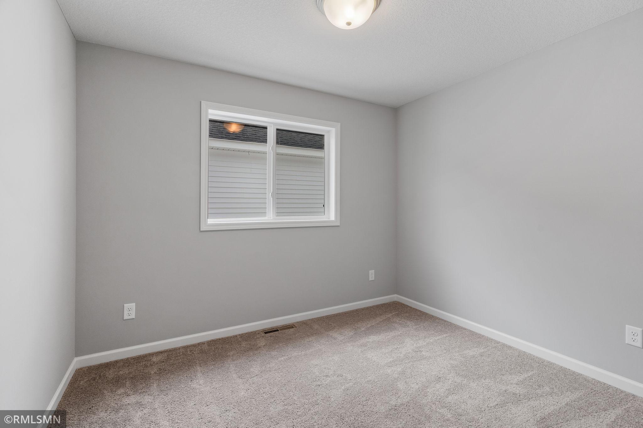 2621 Ivan Avenue Ne Property Photo 18