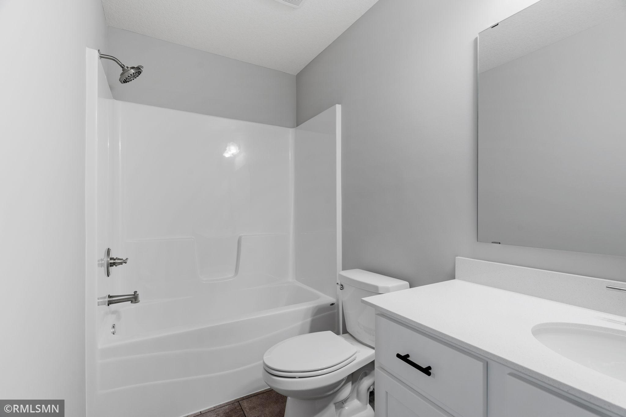 2621 Ivan Avenue Ne Property Photo 23