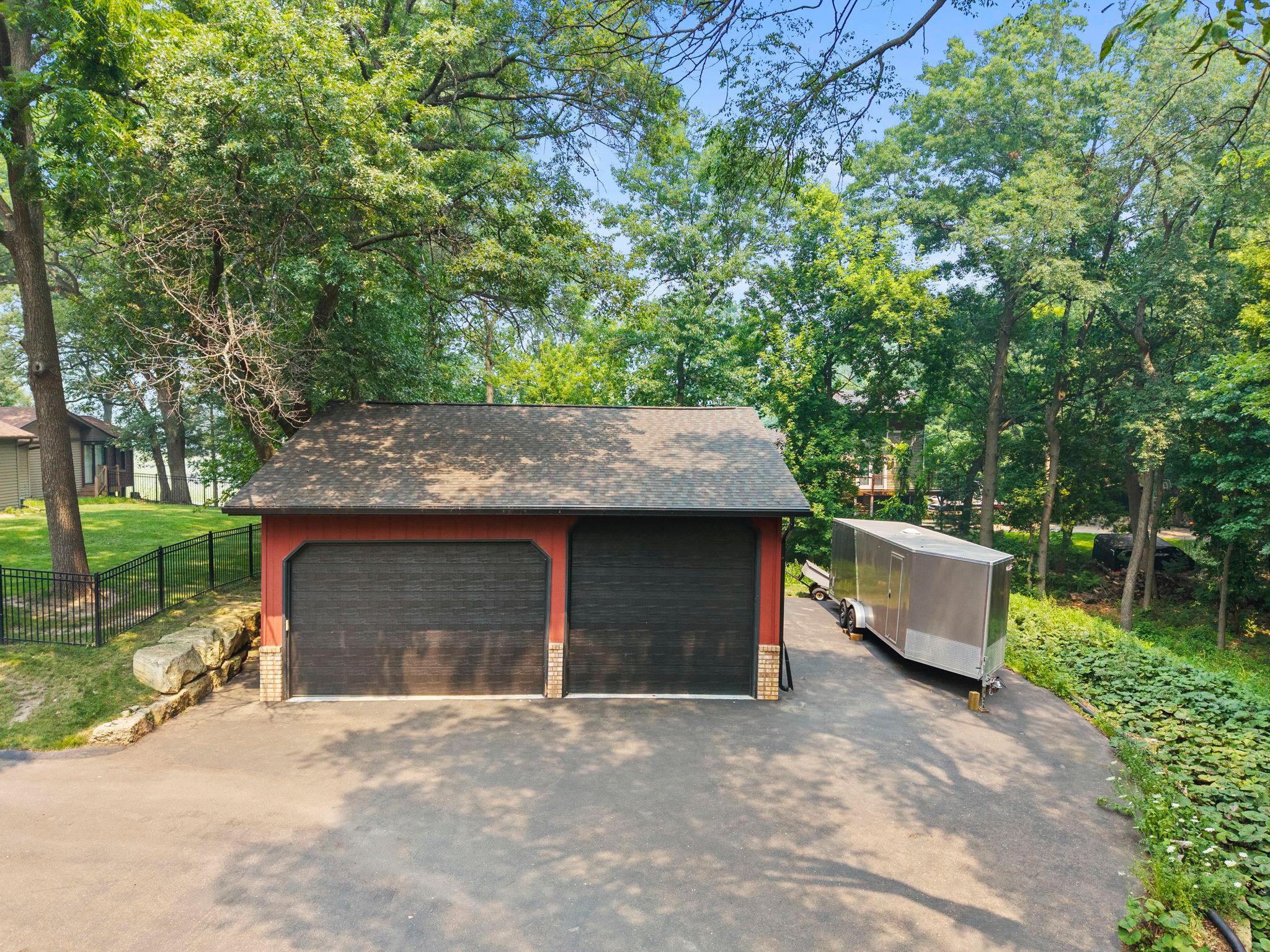 7920 Hill Trail N Property Photo 4