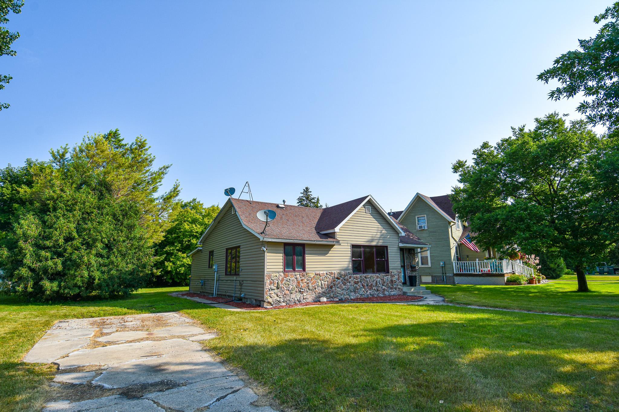 237 E Nelson Avenue Property Photo 3