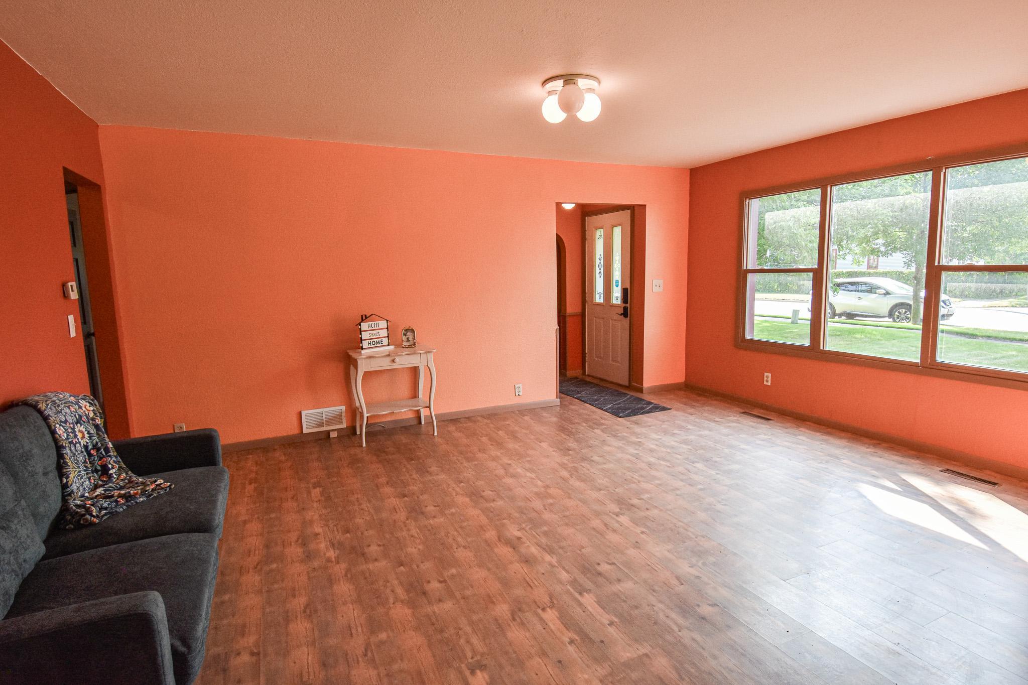 237 E Nelson Avenue Property Photo 9