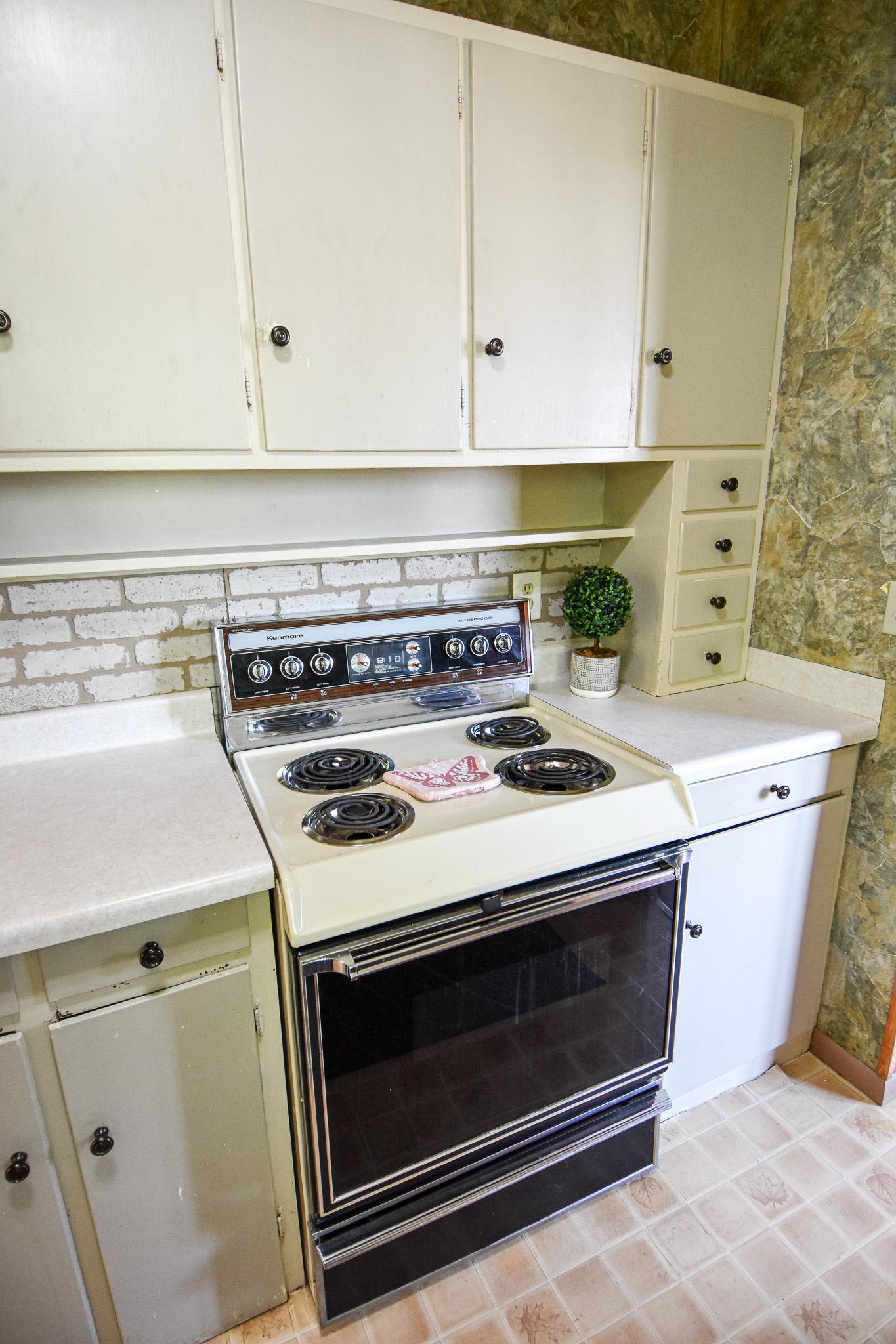 237 E Nelson Avenue Property Photo 18