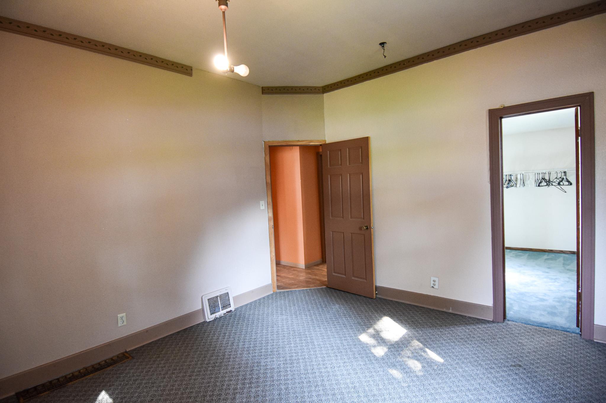 237 E Nelson Avenue Property Photo 28