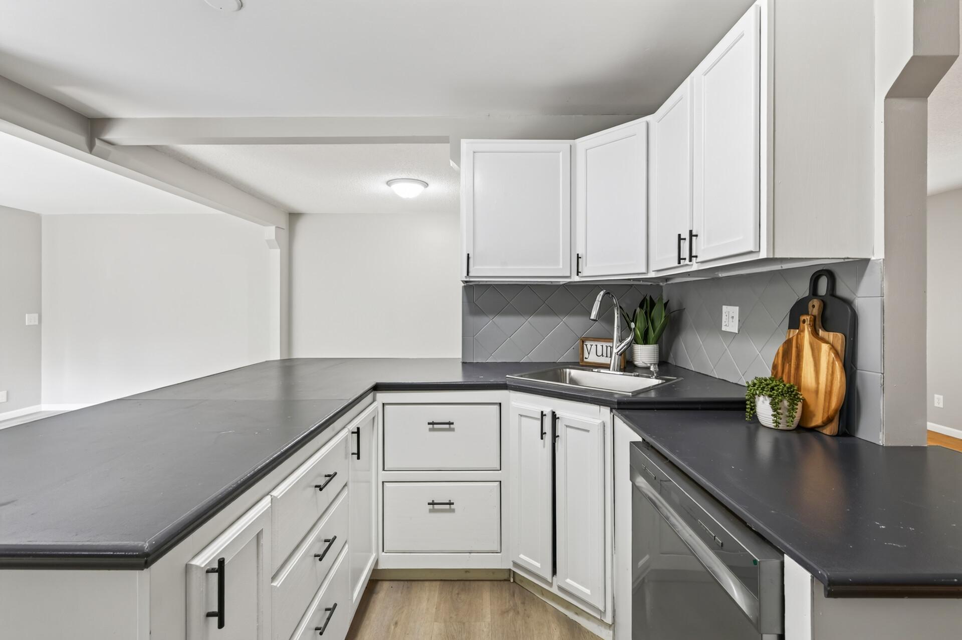 4825 Hodgson Connection Property Photo 7