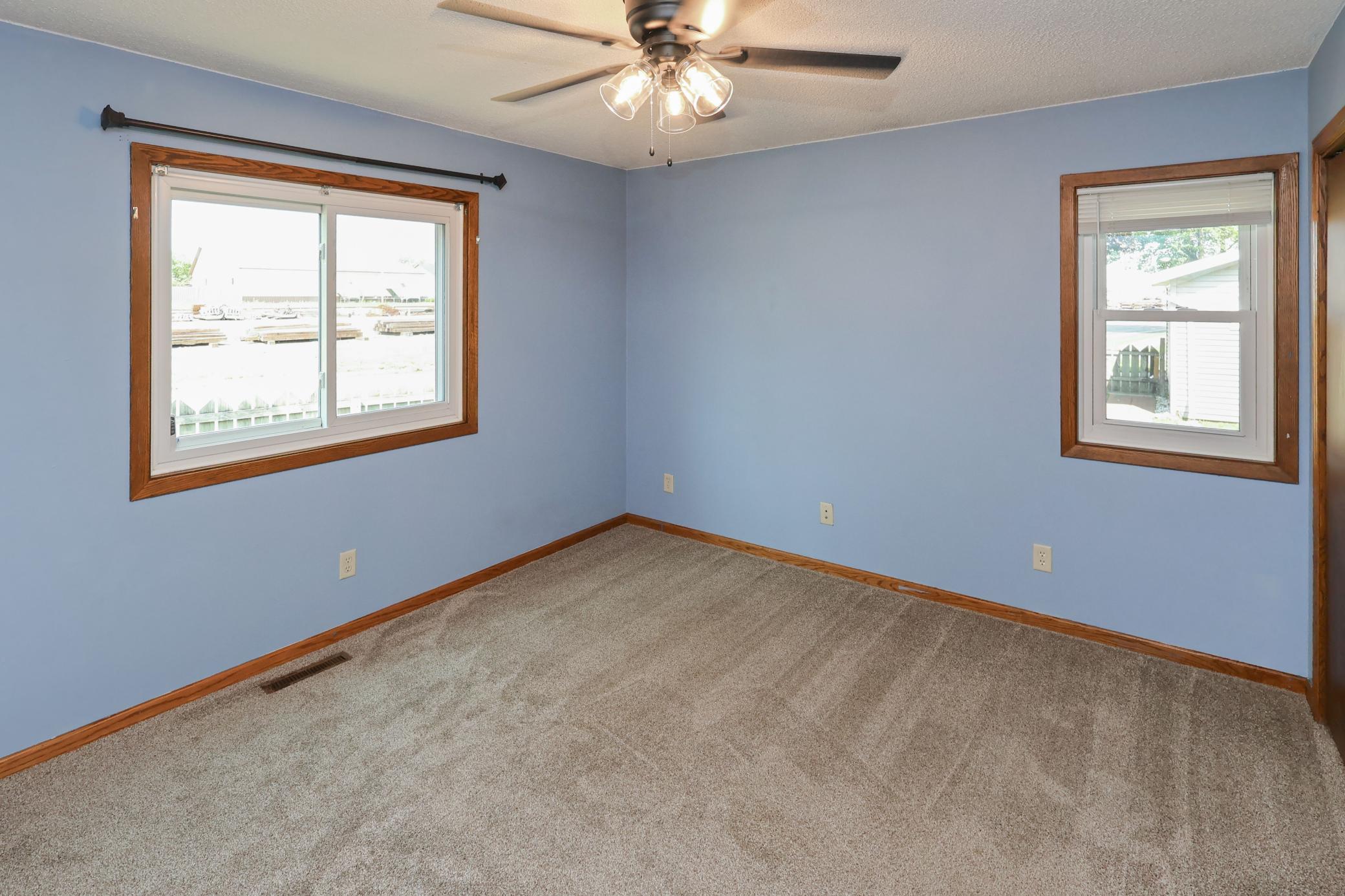 448 23rd Avenue N Property Photo 10