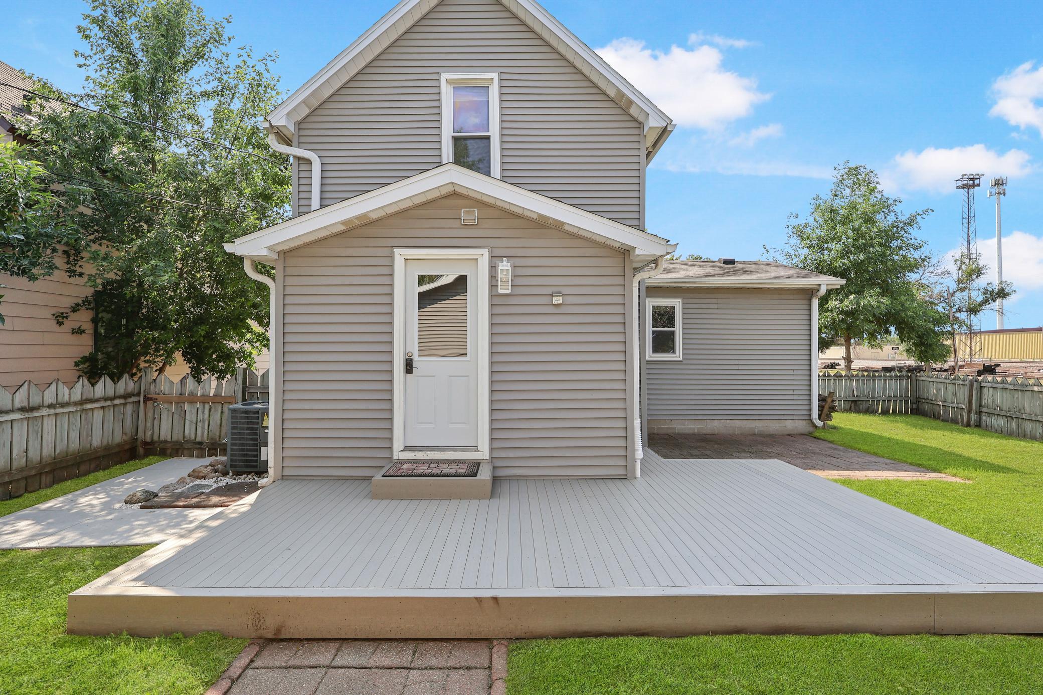 448 23rd Avenue N Property Photo 18