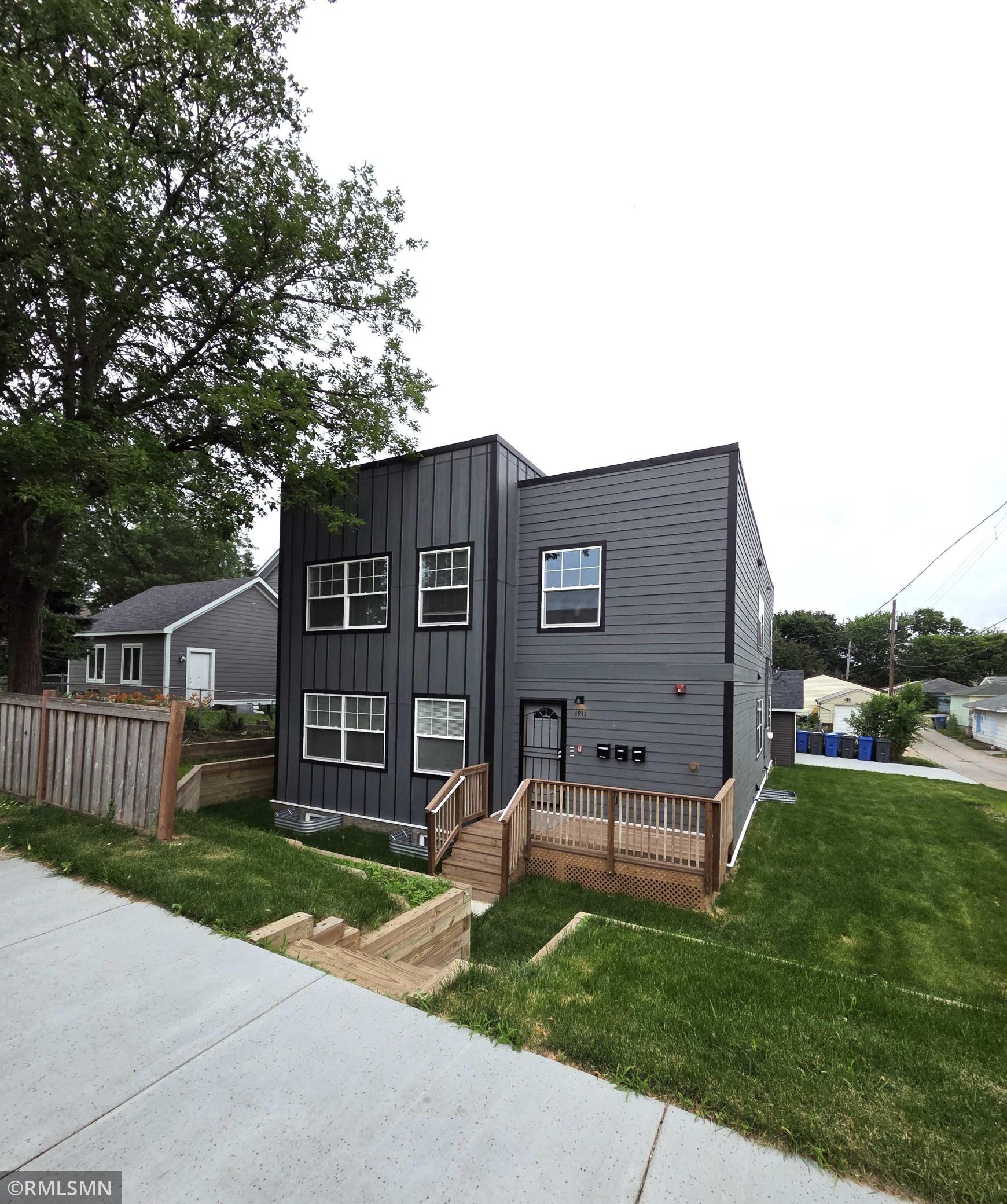 1911 E 32nd Street Property Photo 2