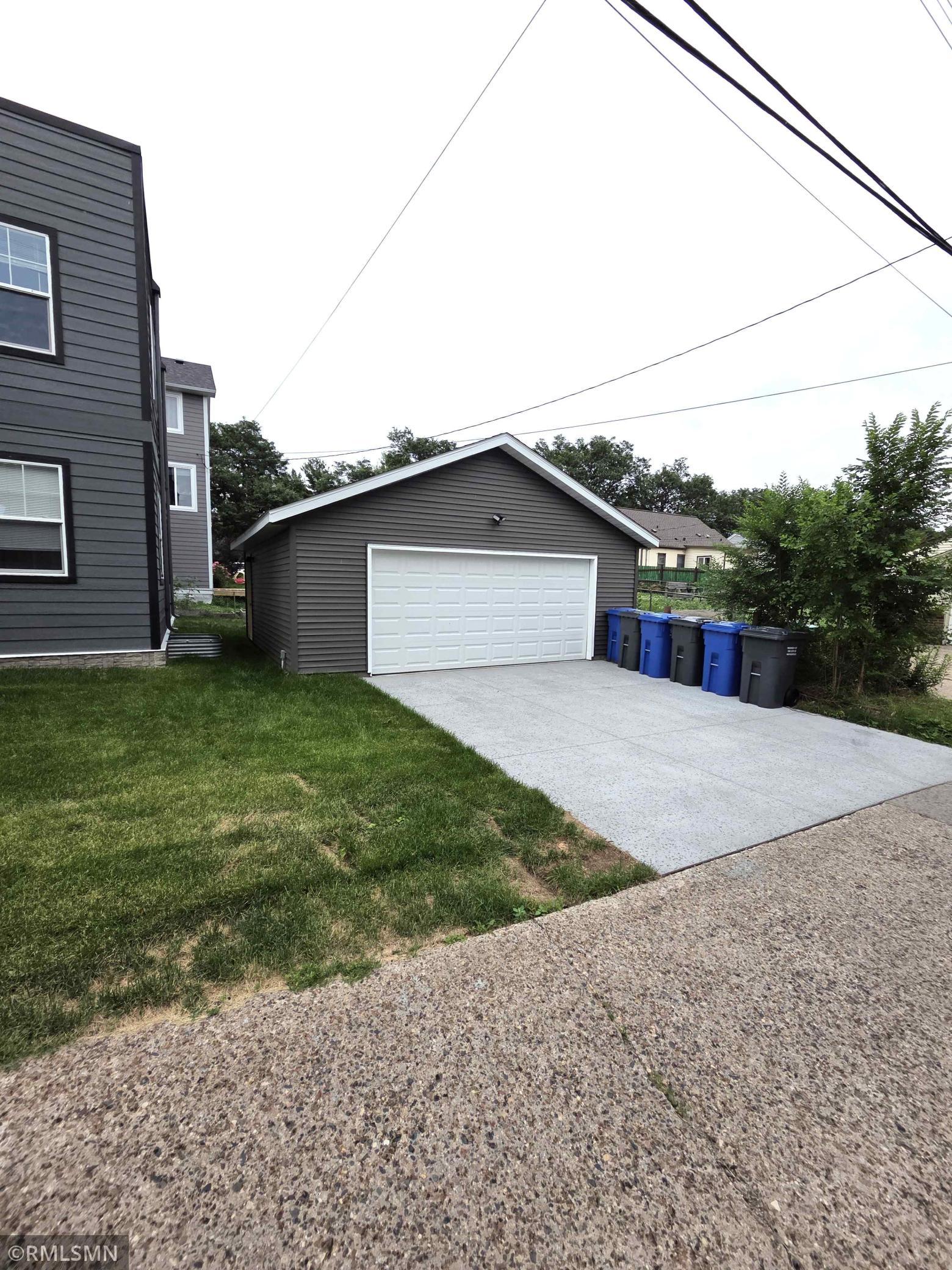 1911 E 32nd Street Property Photo 12