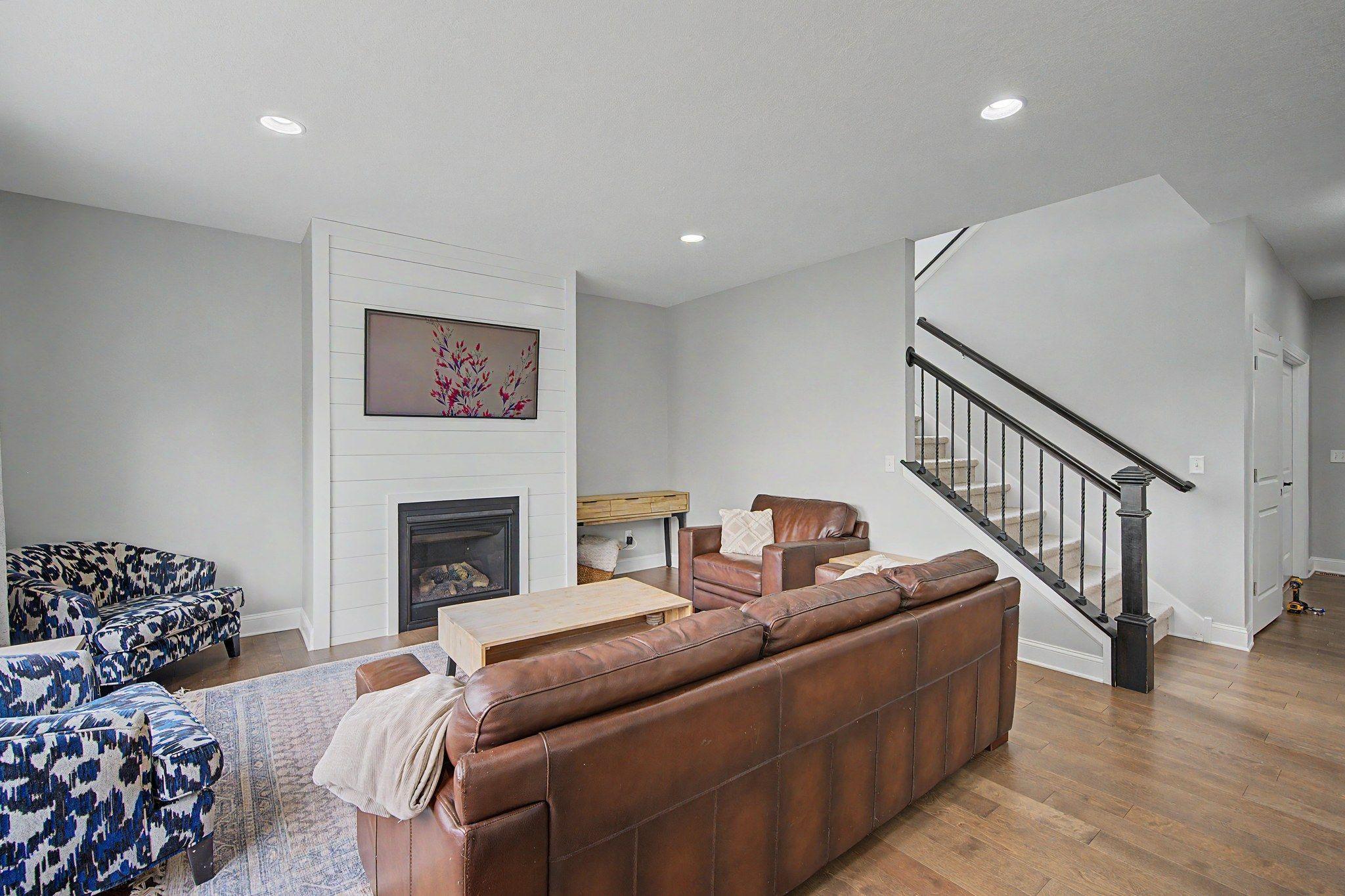 6694 Lakeview Circle Ne Property Photo 7