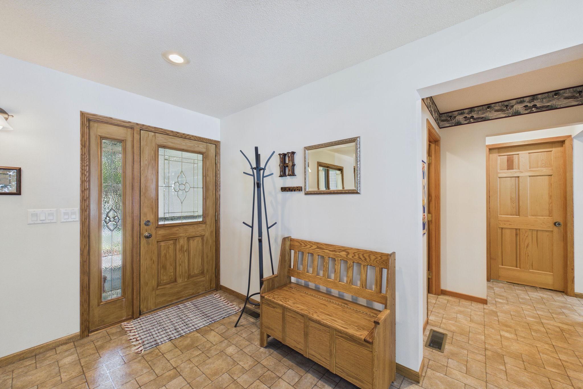 12231 N Shore Drive Property Photo 6
