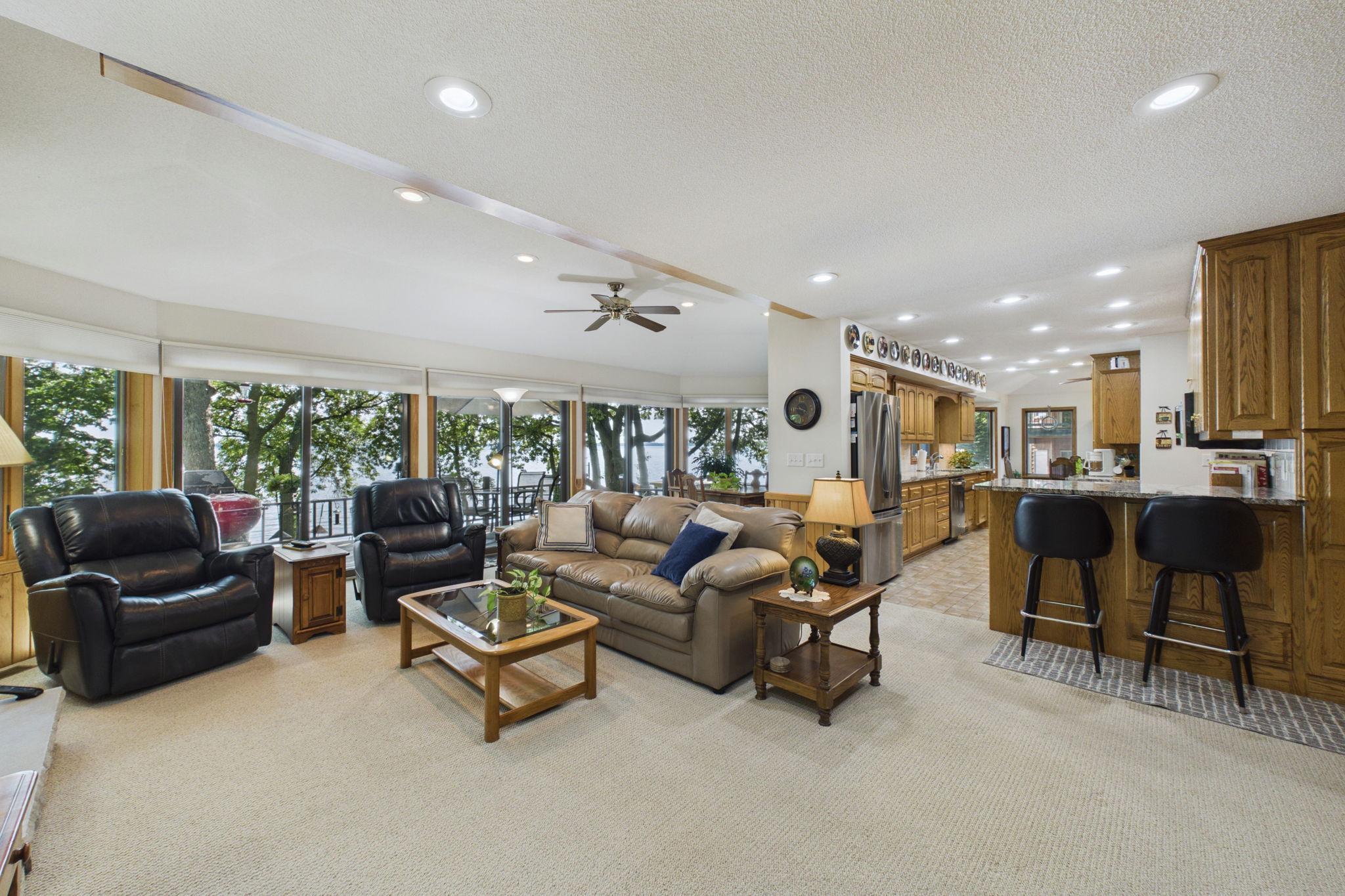12231 N Shore Drive Property Photo 9