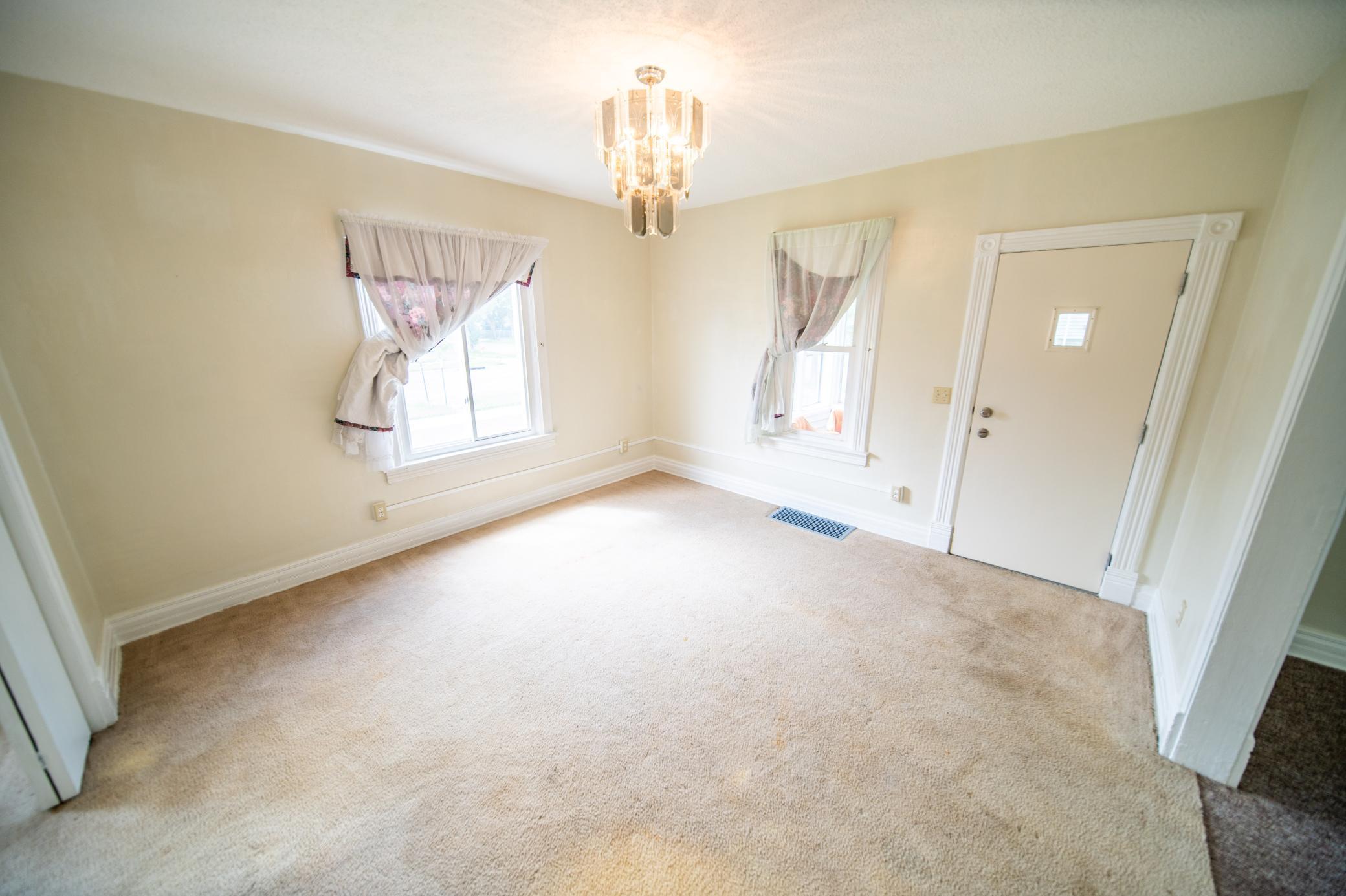 704 7th Street Se Property Photo 10