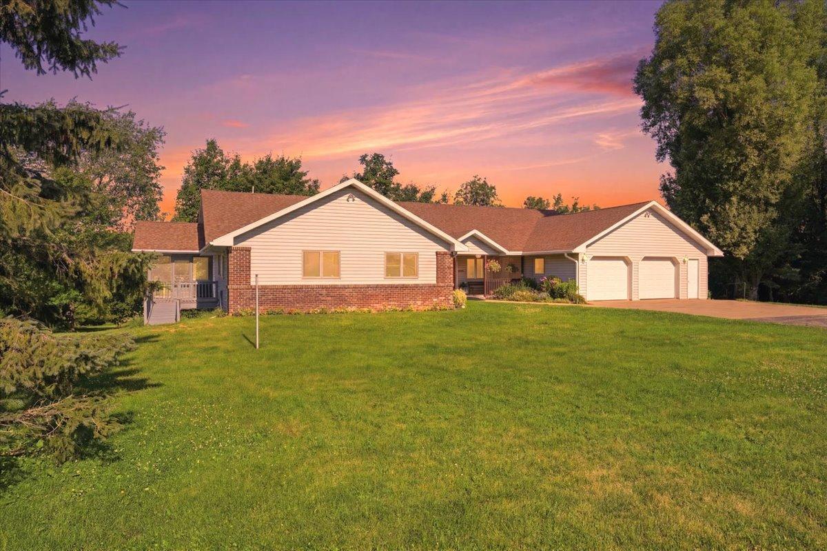 462 270th Street Property Photo 1
