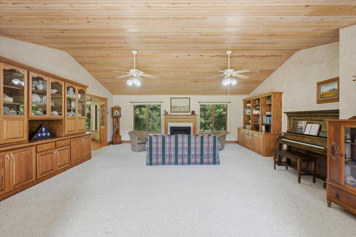 462 270th Street Property Photo 6