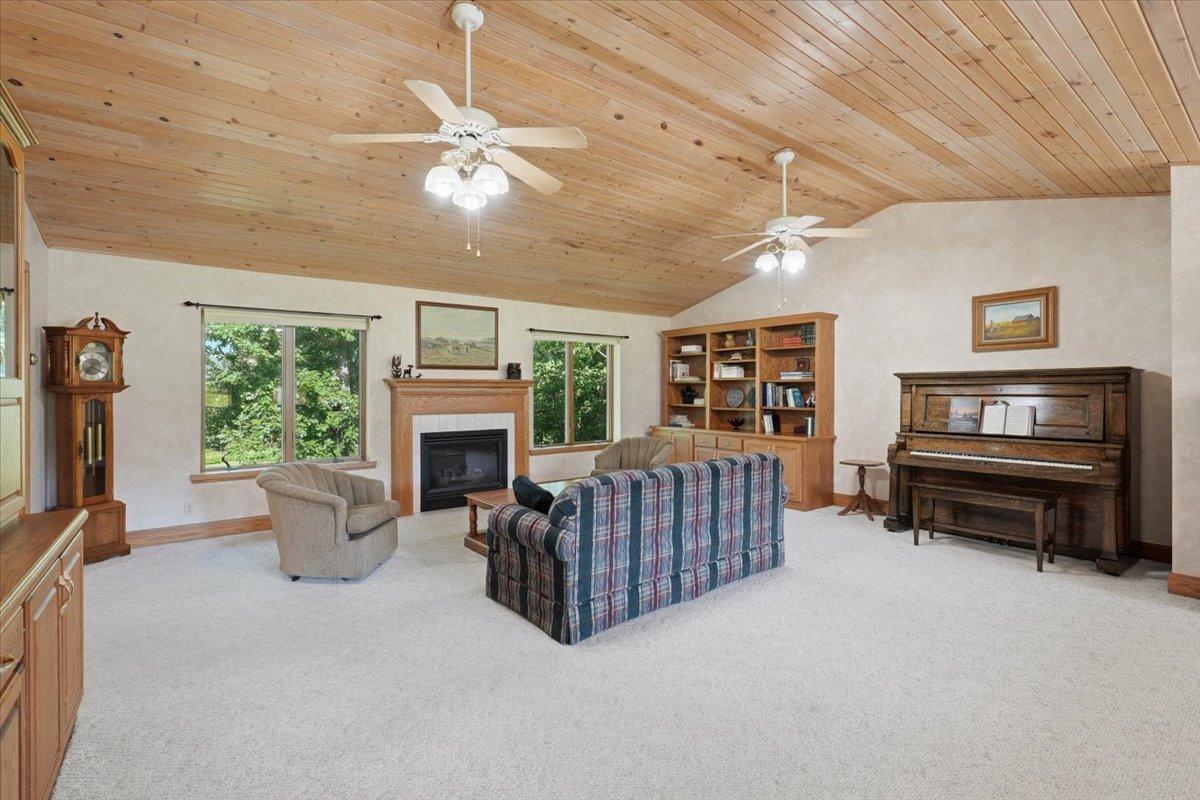 462 270th Street Property Photo 9
