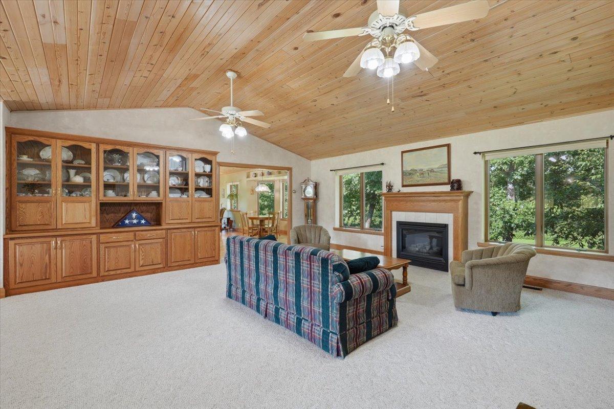 462 270th Street Property Photo 10
