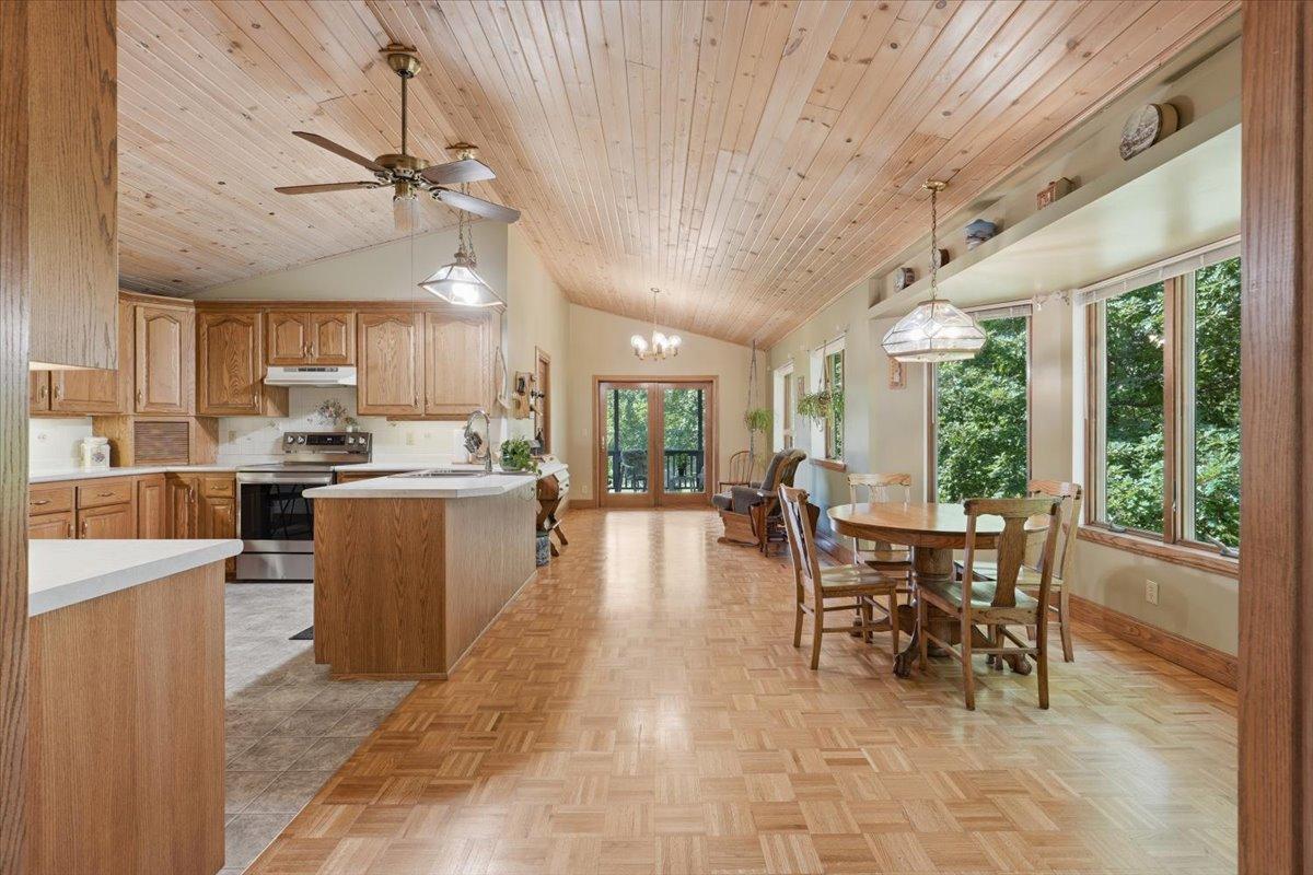 462 270th Street Property Photo 15