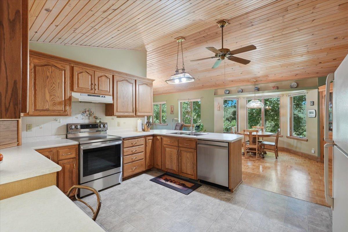 462 270th Street Property Photo 18