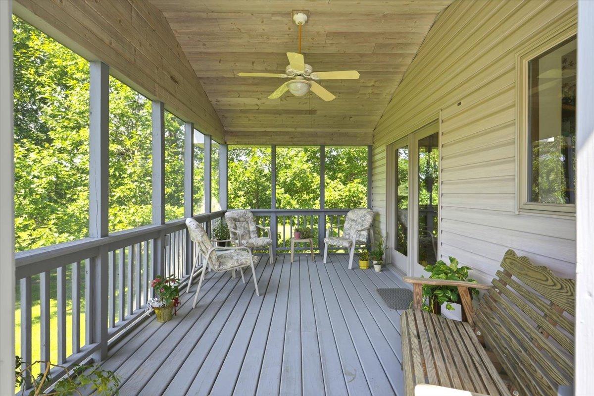 462 270th Street Property Photo 22