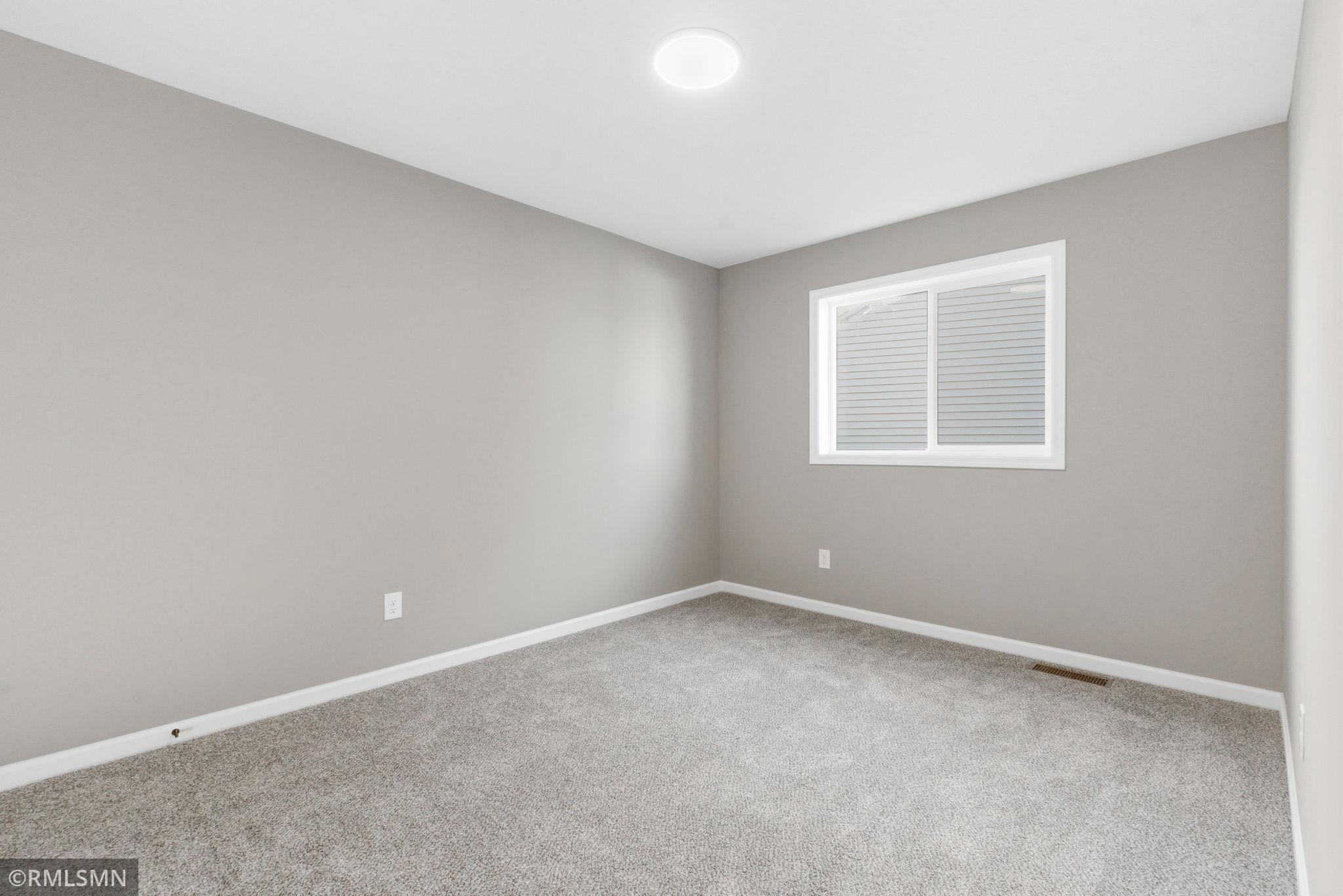 2627 Ivan Avenue Ne Property Photo 18