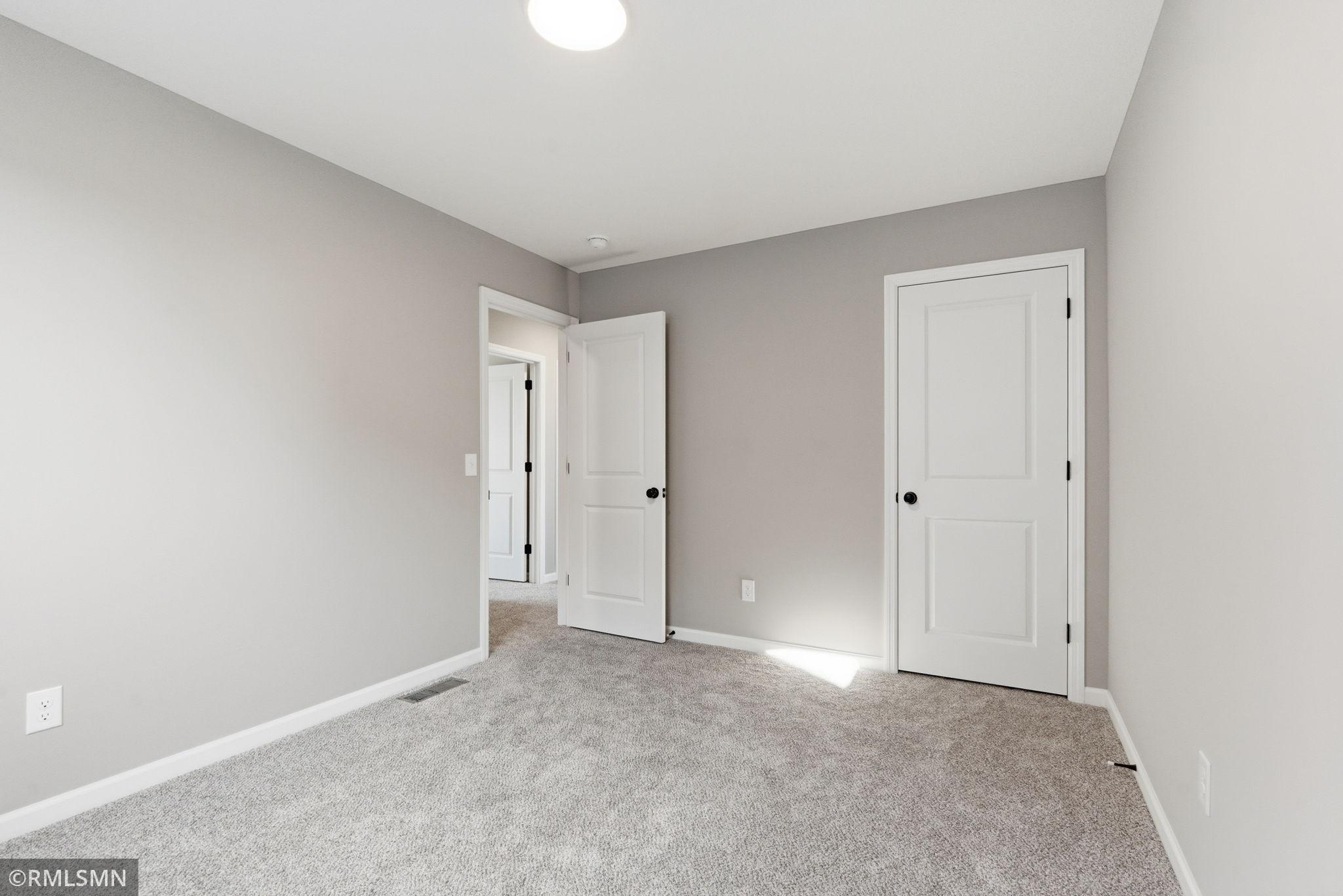 2627 Ivan Avenue Ne Property Photo 19
