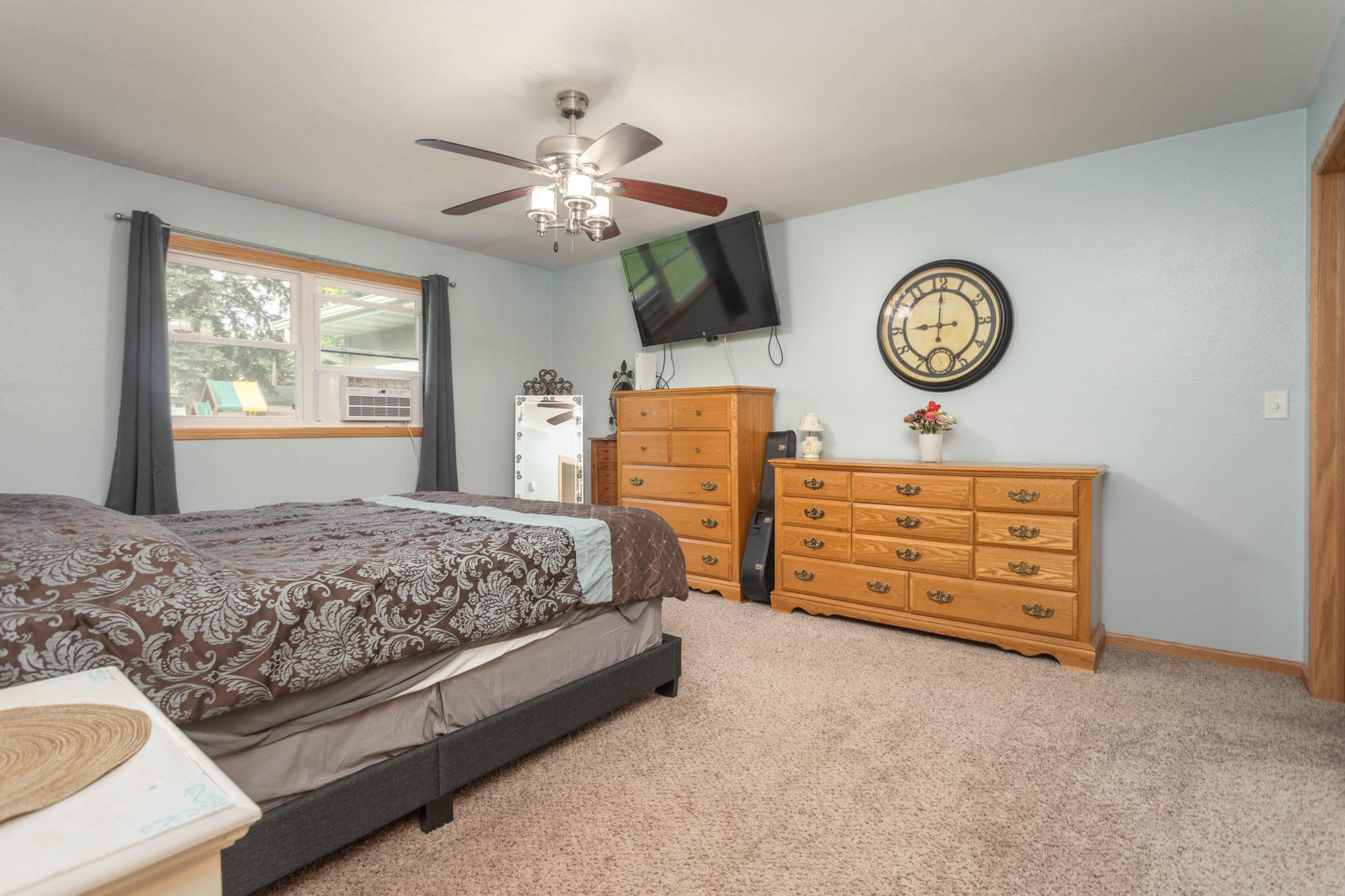104 4th Street E Property Photo 14
