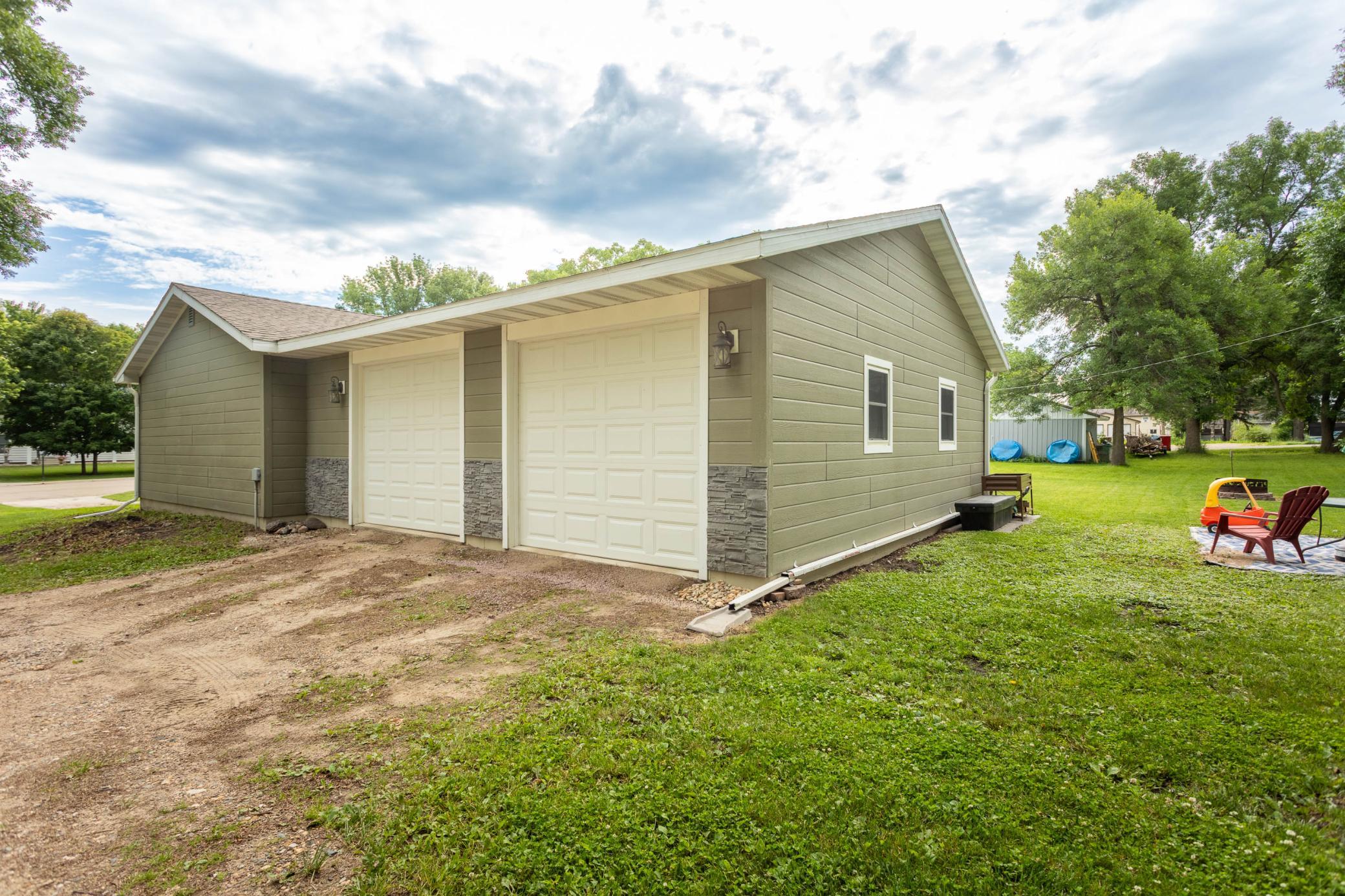 104 4th Street E Property Photo 20
