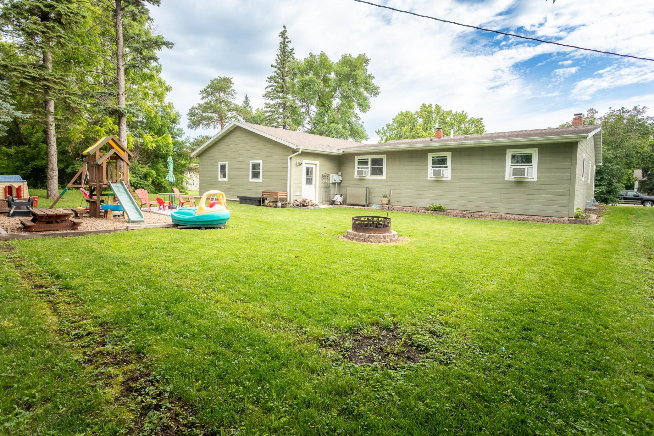 104 4th Street E Property Photo 23