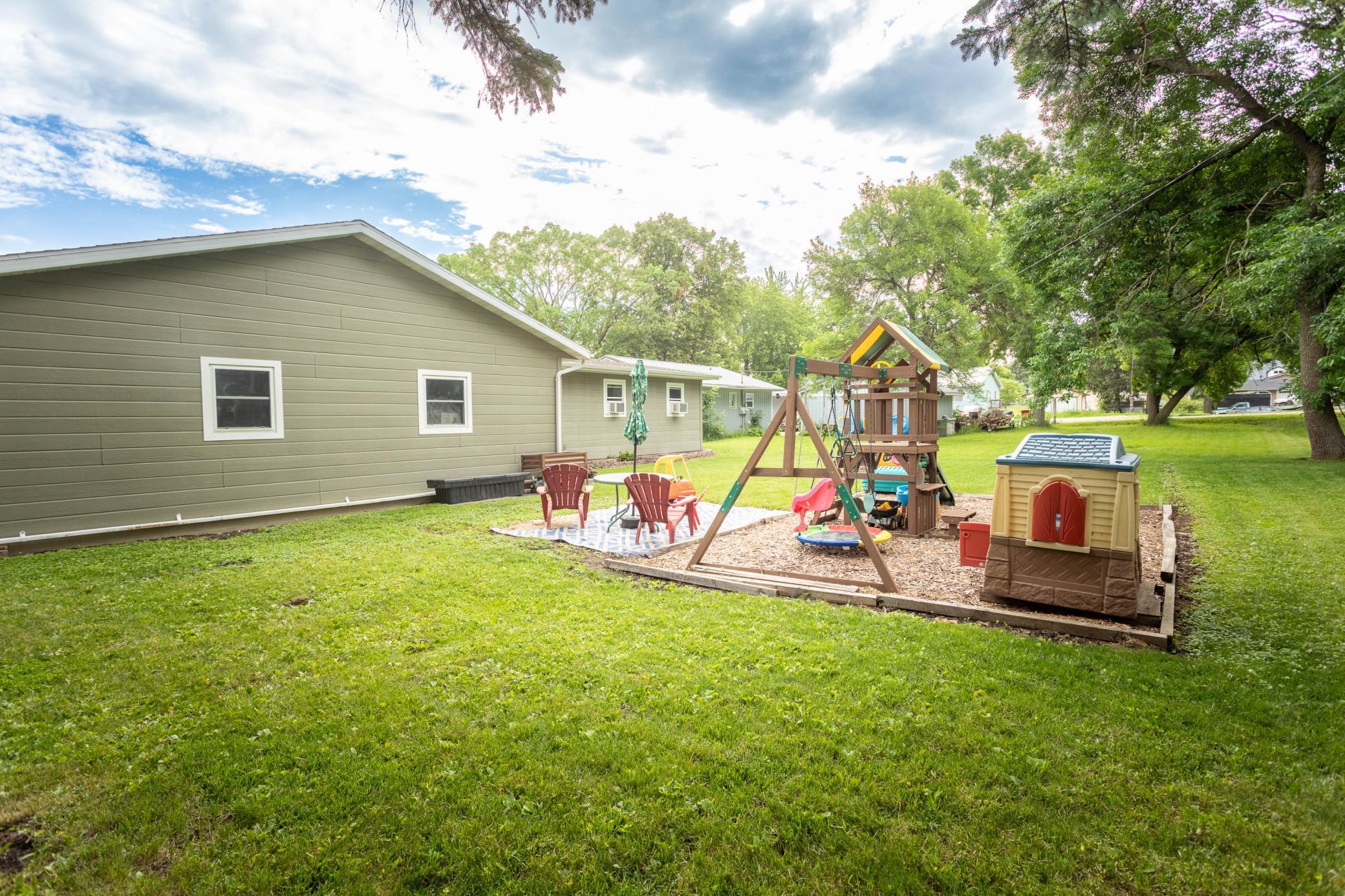 104 4th Street E Property Photo 24