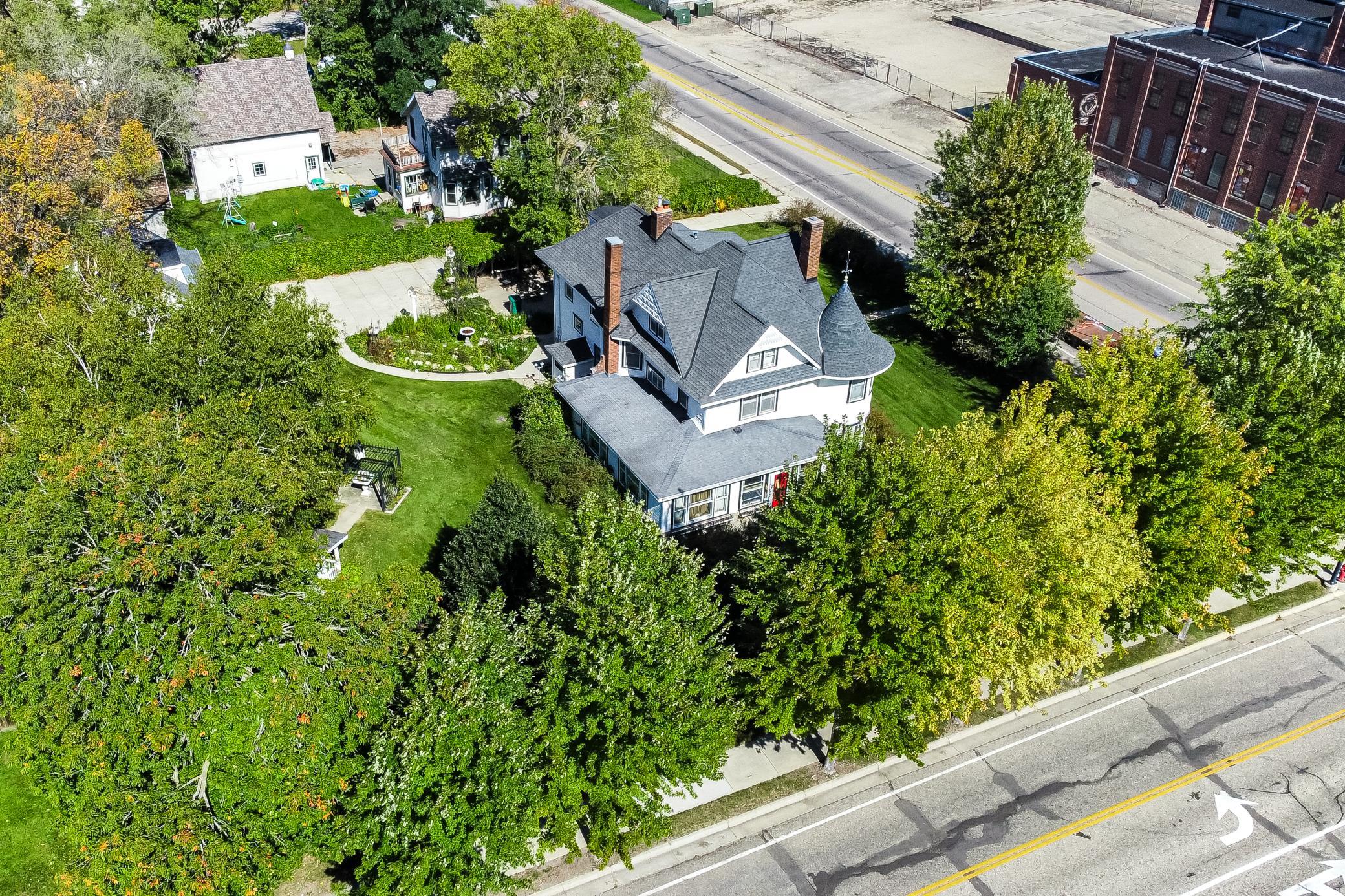 721 6th Avenue E Property Photo 3
