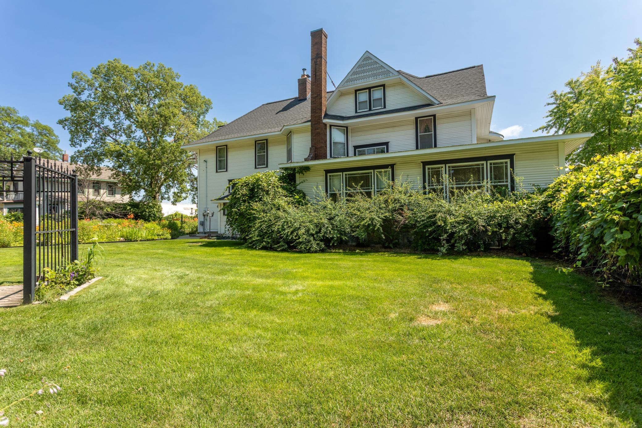 721 6th Avenue E Property Photo 16