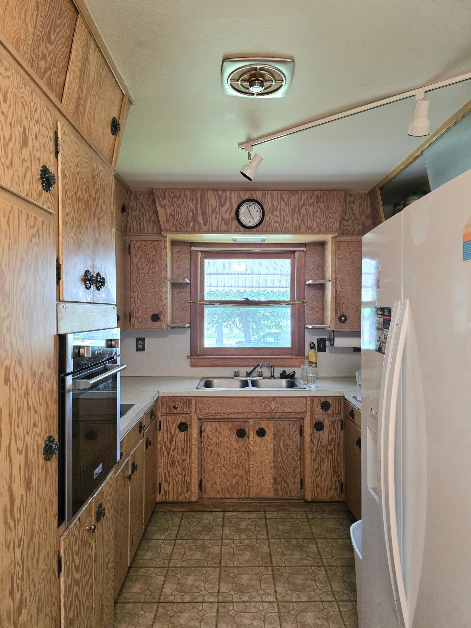416 10th Street Property Photo 8